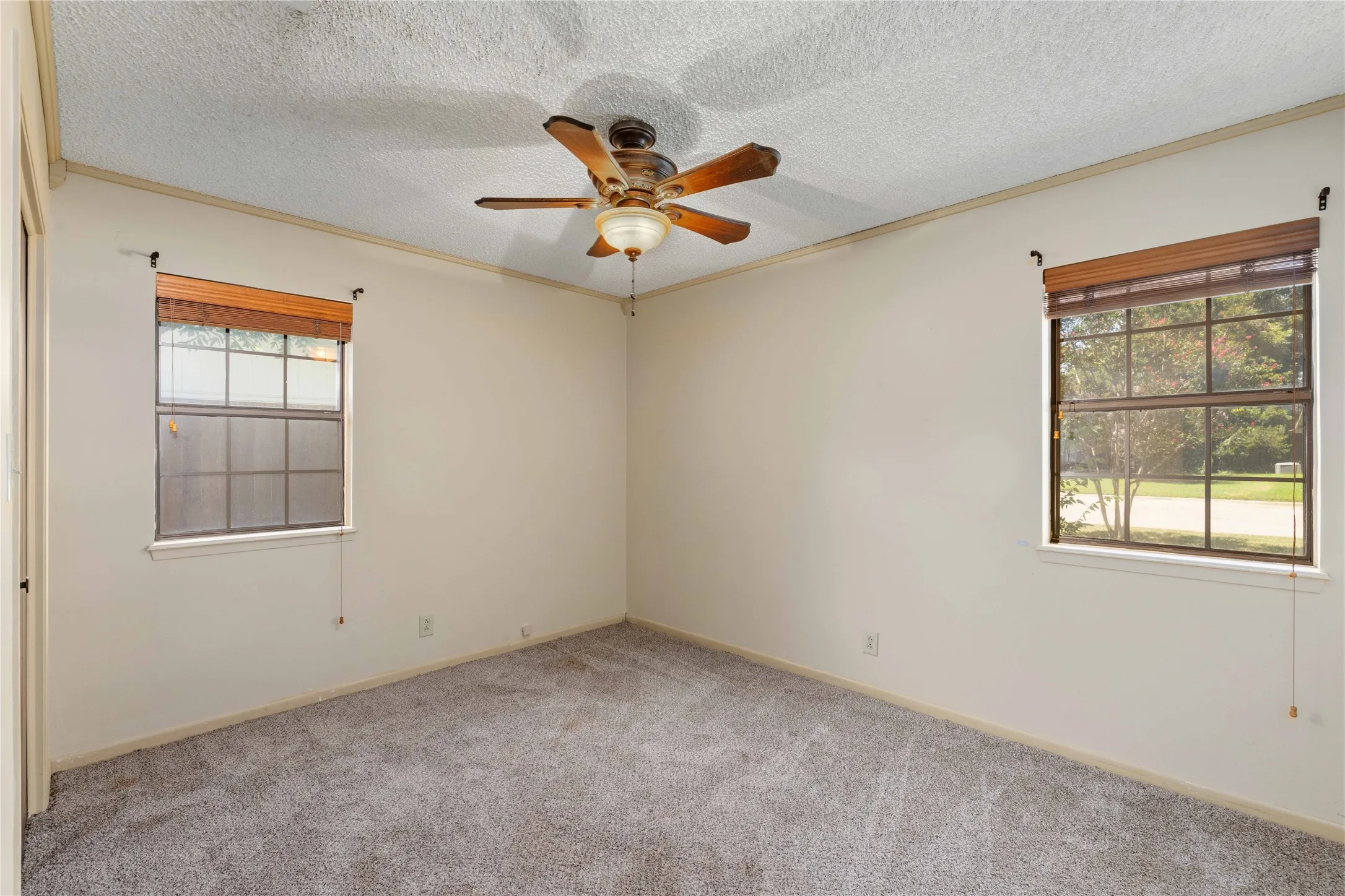 Single Family Residence For Sale in Brown County , 2204 10th Street, Brownwood, Texas 76801, 3 Bedroom, 2 Bathroom, 2 Garage spaces, 1,559 Sqft, built in 1978, mls#21334984, Real Estate Agent in Brownwood, Homes For Sale in Brown county, Homes For Sale in Brownwood, Realtor in Brownwood Texas, Real Estate Brokerage Independent Realty Texas, Luminita Cordes Realtor