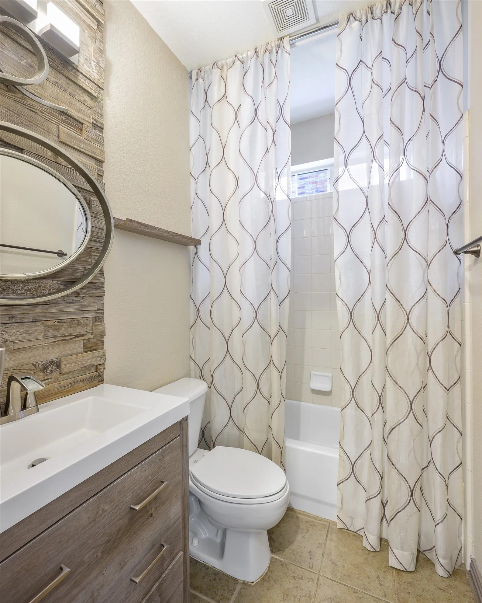 Single Family Residence For Rent in Denton County , 5170 Mohegan Lane, Frisco, Texas 75034, 5 Bedroom, 4 Bathroom, 3 Garage spaces, 4,499 Sqft, built in 2002, mls#21346517, Real Estate Agent in Frisco, Homes For Rent in Denton county, Homes For Rent in Frisco, Realtor in Frisco Texas, Real Estate Brokerage Independent Realty Texas, Luminita Cordes Realtor