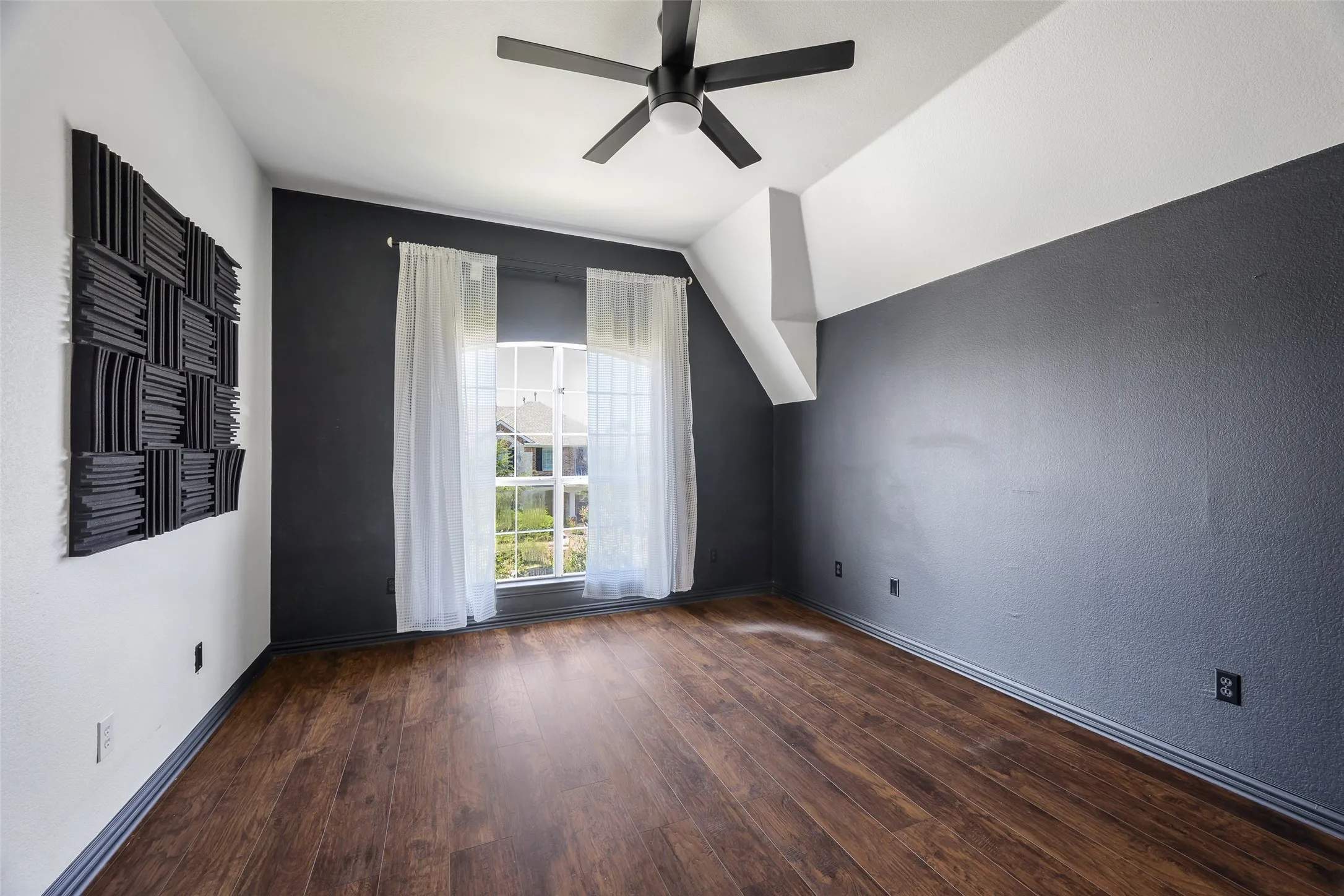 Single Family Residence For Rent in Denton County , 5170 Mohegan Lane, Frisco, Texas 75034, 5 Bedroom, 4 Bathroom, 3 Garage spaces, 4,499 Sqft, built in 2002, mls#21346517, Real Estate Agent in Frisco, Homes For Rent in Denton county, Homes For Rent in Frisco, Realtor in Frisco Texas, Real Estate Brokerage Independent Realty Texas, Luminita Cordes Realtor