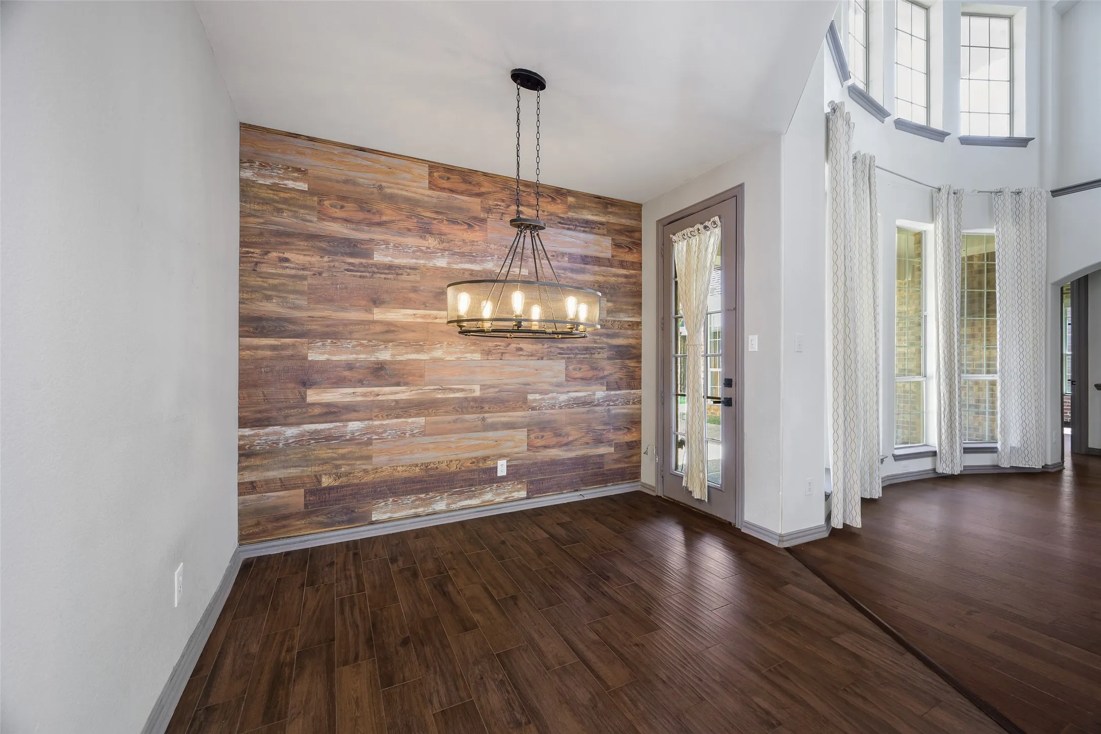 Single Family Residence For Rent in Denton County , 5170 Mohegan Lane, Frisco, Texas 75034, 5 Bedroom, 4 Bathroom, 3 Garage spaces, 4,499 Sqft, built in 2002, mls#21346517, Real Estate Agent in Frisco, Homes For Rent in Denton county, Homes For Rent in Frisco, Realtor in Frisco Texas, Real Estate Brokerage Independent Realty Texas, Luminita Cordes Realtor