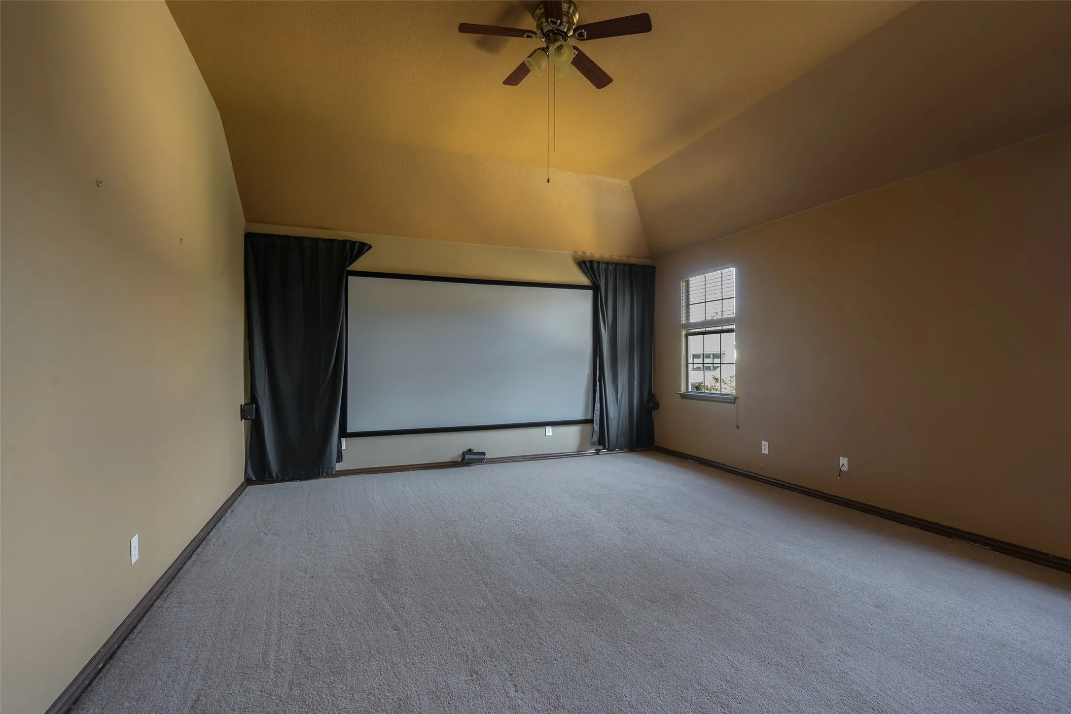 Single Family Residence For Rent in Denton County , 5170 Mohegan Lane, Frisco, Texas 75034, 5 Bedroom, 4 Bathroom, 3 Garage spaces, 4,499 Sqft, built in 2002, mls#21346517, Real Estate Agent in Frisco, Homes For Rent in Denton county, Homes For Rent in Frisco, Realtor in Frisco Texas, Real Estate Brokerage Independent Realty Texas, Luminita Cordes Realtor
