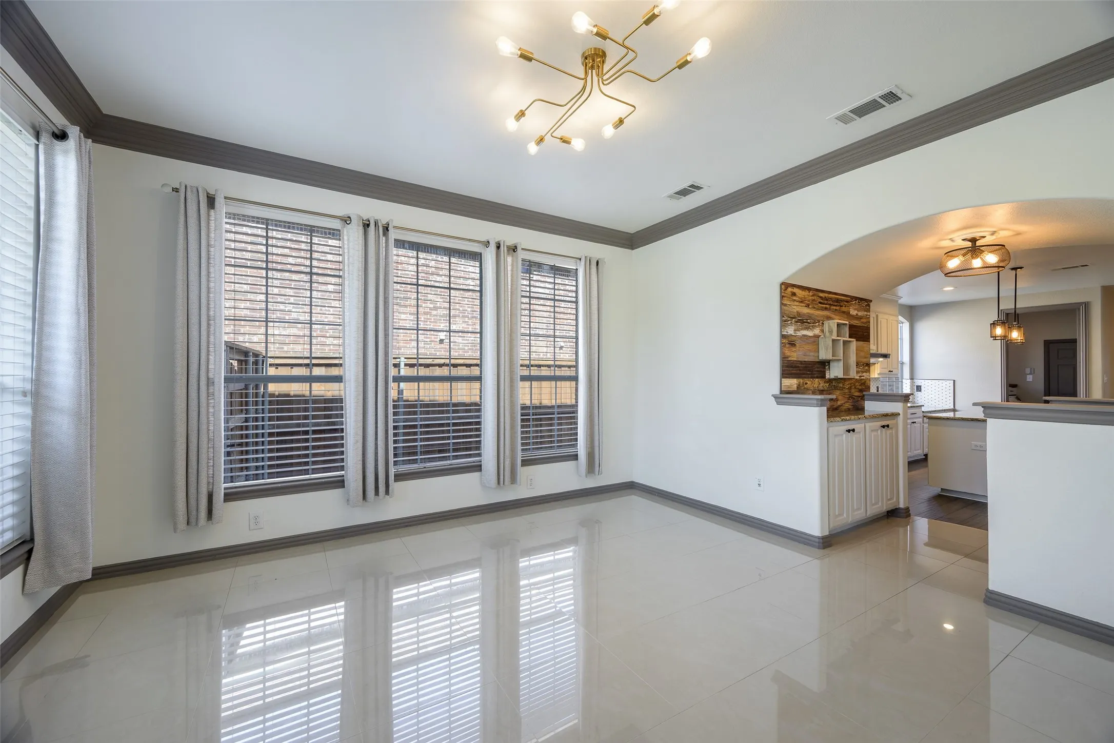 Single Family Residence For Rent in Denton County , 5170 Mohegan Lane, Frisco, Texas 75034, 5 Bedroom, 4 Bathroom, 3 Garage spaces, 4,499 Sqft, built in 2002, mls#21346517, Real Estate Agent in Frisco, Homes For Rent in Denton county, Homes For Rent in Frisco, Realtor in Frisco Texas, Real Estate Brokerage Independent Realty Texas, Luminita Cordes Realtor