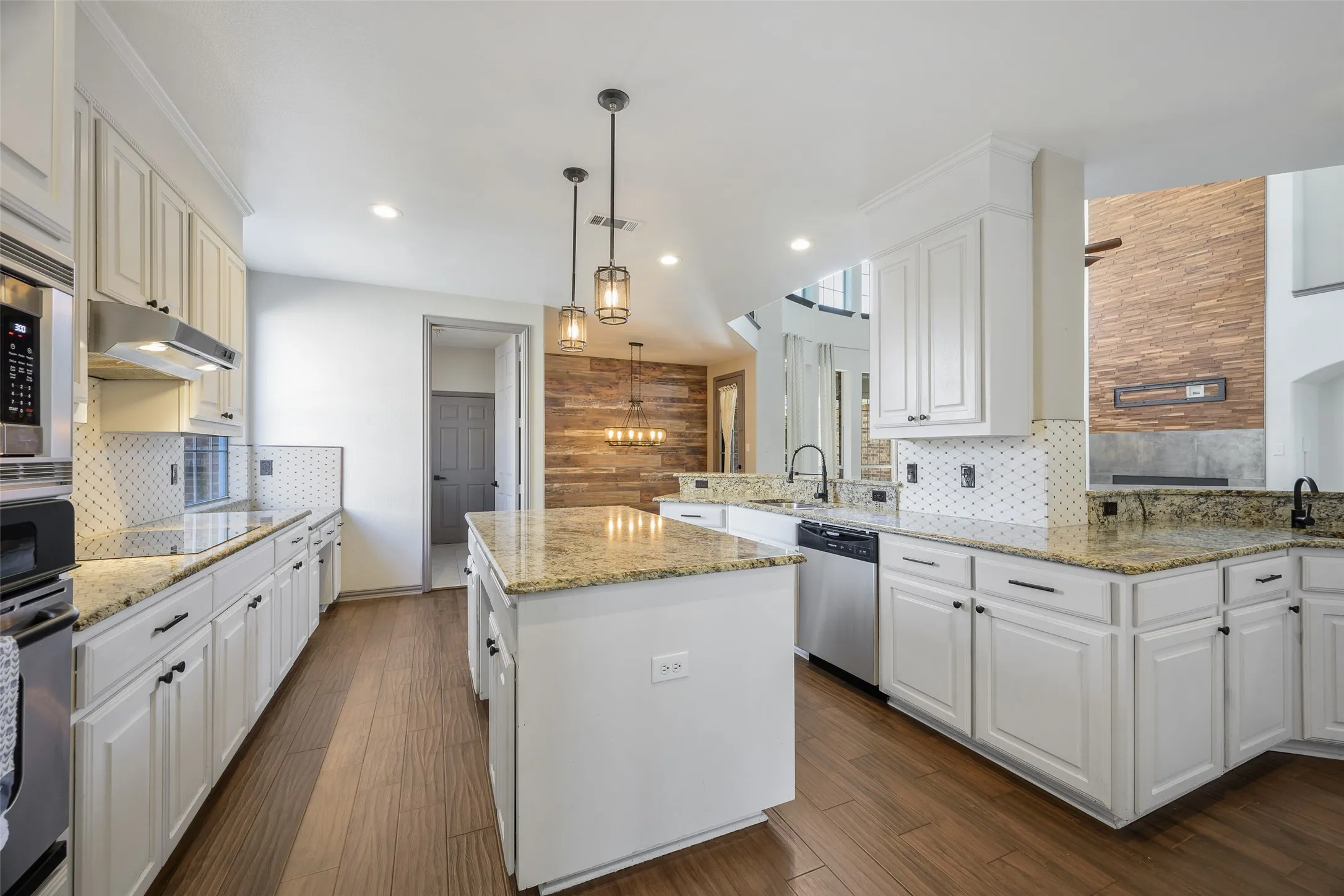 Single Family Residence For Rent in Denton County , 5170 Mohegan Lane, Frisco, Texas 75034, 5 Bedroom, 4 Bathroom, 3 Garage spaces, 4,499 Sqft, built in 2002, mls#21346517, Real Estate Agent in Frisco, Homes For Rent in Denton county, Homes For Rent in Frisco, Realtor in Frisco Texas, Real Estate Brokerage Independent Realty Texas, Luminita Cordes Realtor