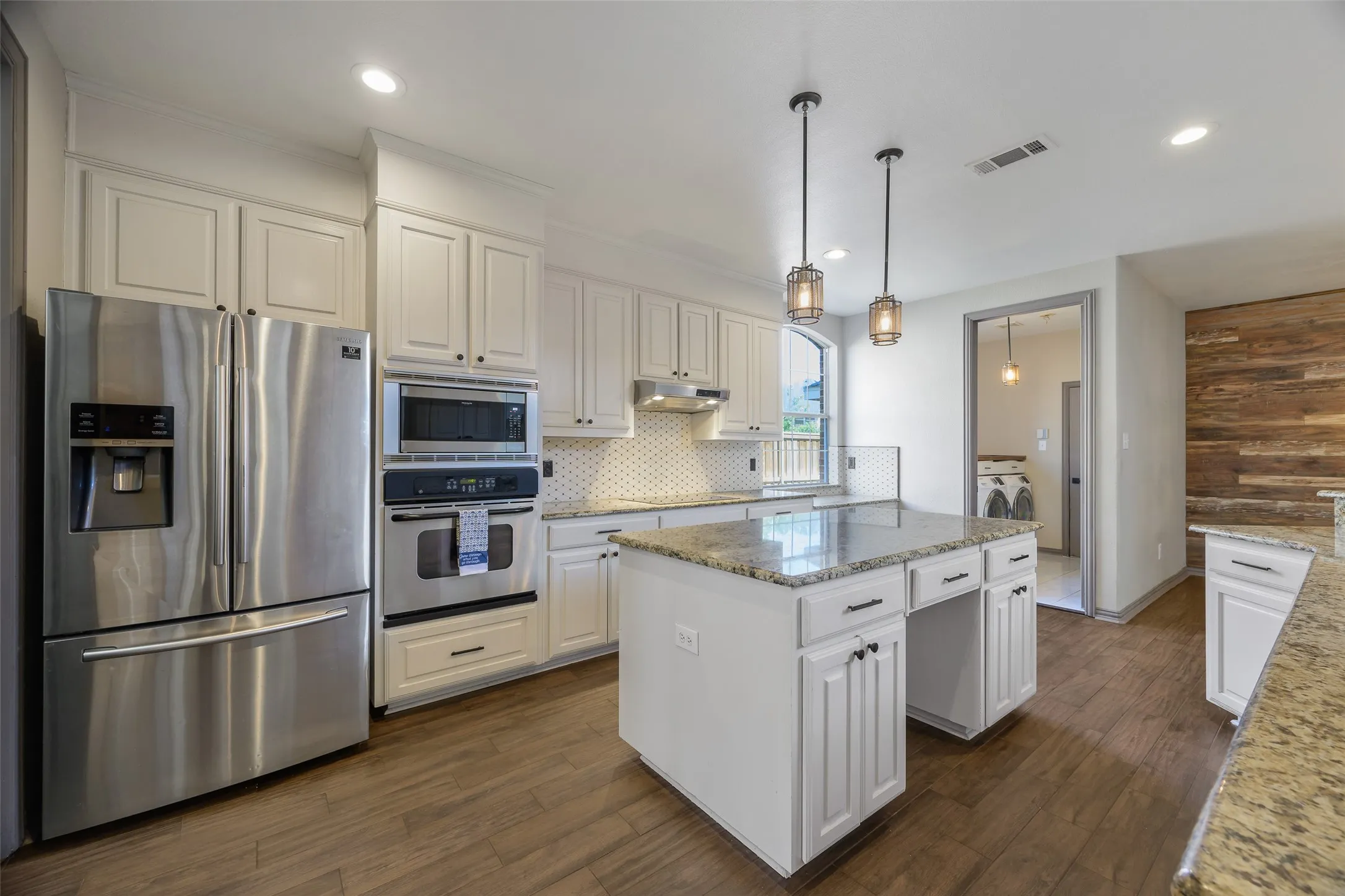 Single Family Residence For Rent in Denton County , 5170 Mohegan Lane, Frisco, Texas 75034, 5 Bedroom, 4 Bathroom, 3 Garage spaces, 4,499 Sqft, built in 2002, mls#21346517, Real Estate Agent in Frisco, Homes For Rent in Denton county, Homes For Rent in Frisco, Realtor in Frisco Texas, Real Estate Brokerage Independent Realty Texas, Luminita Cordes Realtor