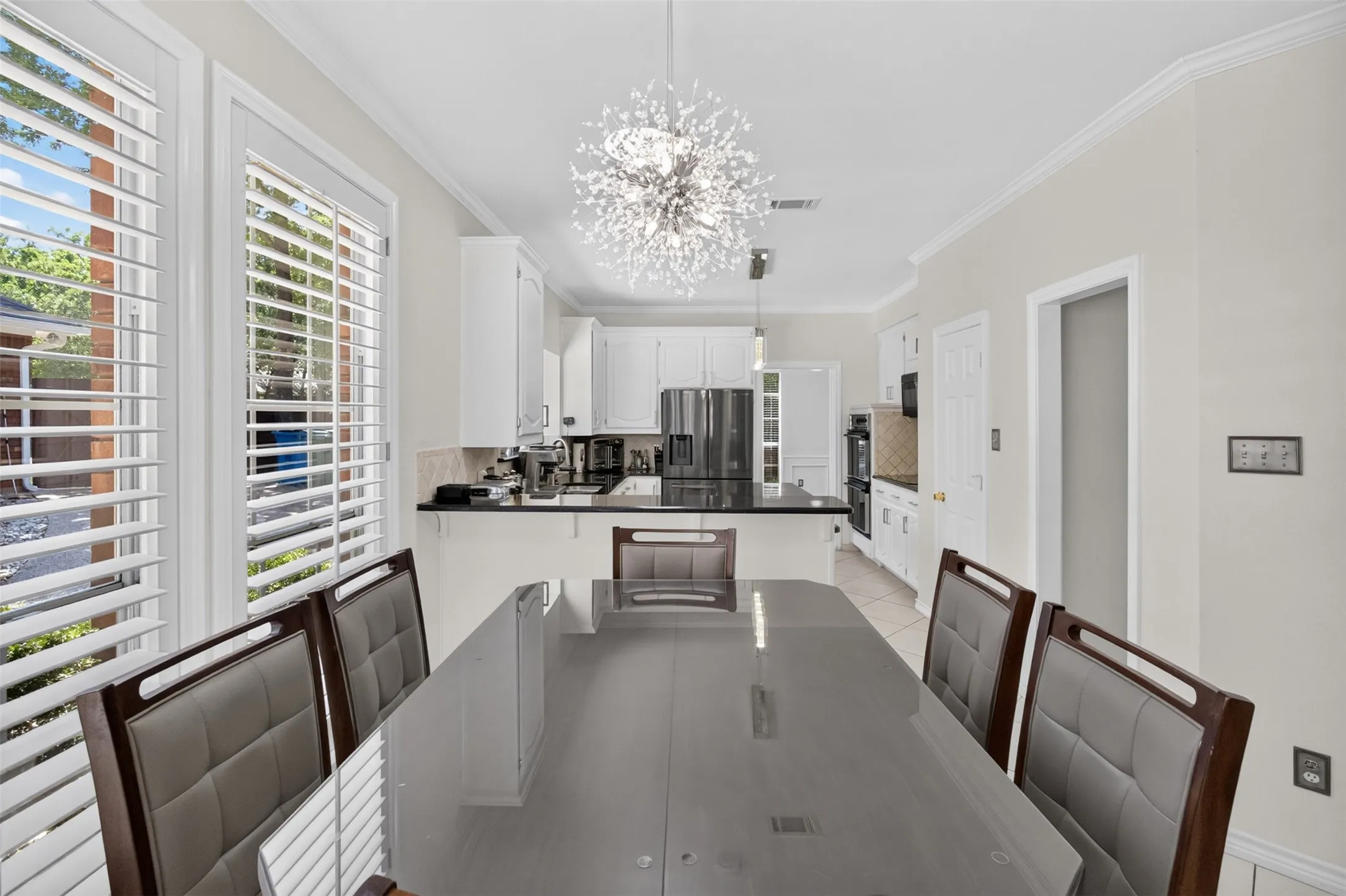 Single Family Residence For Sale in Tarrant County , 2805 Pine View Drive, Grapevine, Texas 76051, 4 Bedrooms, 3 Bathrooms, 2 Garage spaces, 2,912 Sqft, built in 1987, Price $769,900, mls#21345266, Real Estate Agent in Grapevine, Homes For Sale in Tarrant county, Homes For Sale in Grapevine, Realtor in Grapevine Texas, Real Estate Brokerage Independent Realty Texas, Luminita Cordes Realtor