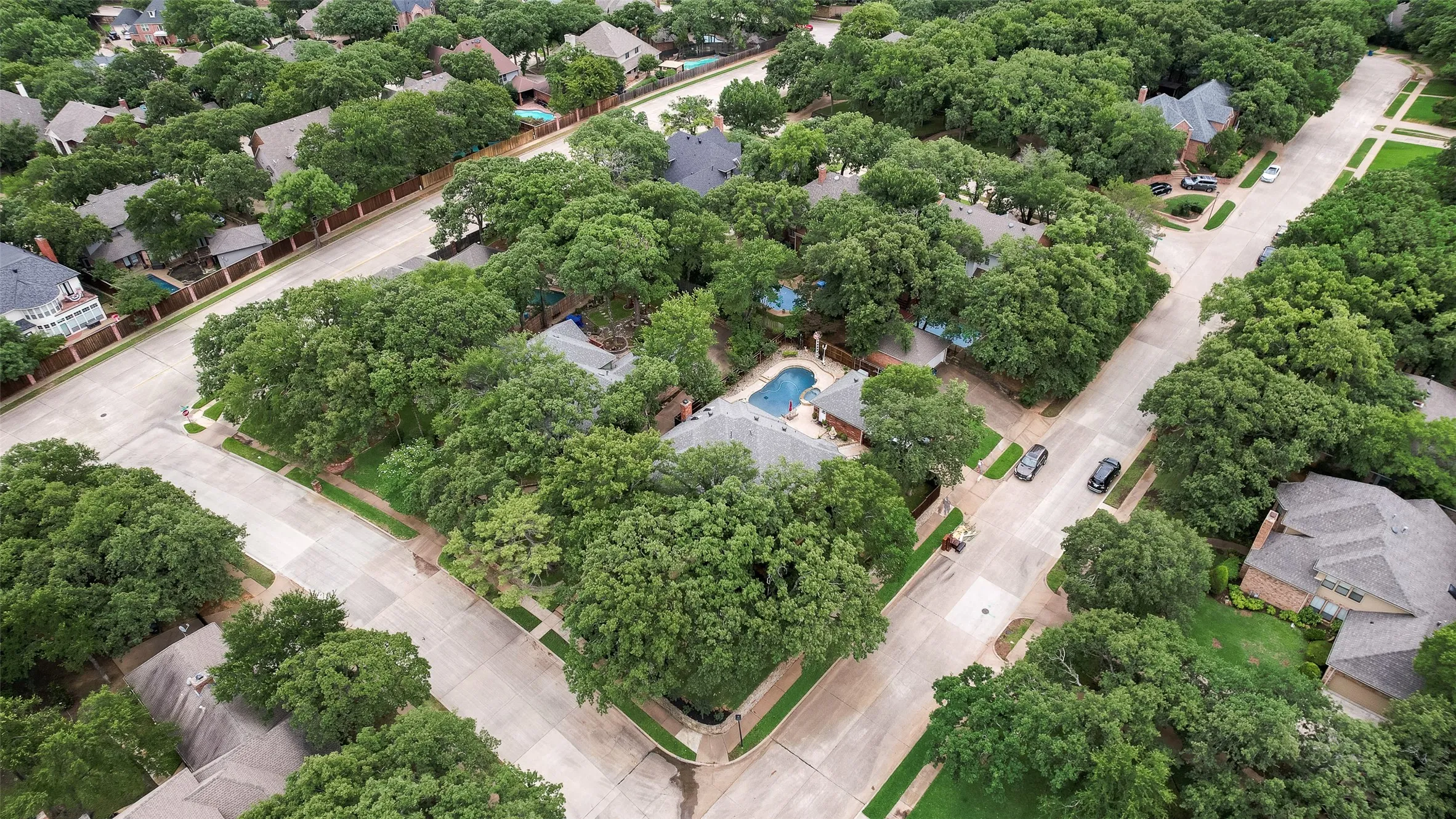 Single Family Residence For Sale in Tarrant County , 2805 Pine View Drive, Grapevine, Texas 76051, 4 Bedrooms, 3 Bathrooms, 2 Garage spaces, 2,912 Sqft, built in 1987, Price $769,900, mls#21345266, Real Estate Agent in Grapevine, Homes For Sale in Tarrant county, Homes For Sale in Grapevine, Realtor in Grapevine Texas, Real Estate Brokerage Independent Realty Texas, Luminita Cordes Realtor