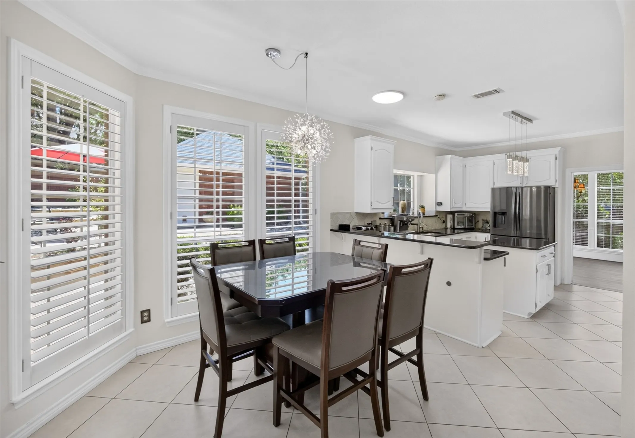 Single Family Residence For Sale in Tarrant County , 2805 Pine View Drive, Grapevine, Texas 76051, 4 Bedrooms, 3 Bathrooms, 2 Garage spaces, 2,912 Sqft, built in 1987, Price $769,900, mls#21345266, Real Estate Agent in Grapevine, Homes For Sale in Tarrant county, Homes For Sale in Grapevine, Realtor in Grapevine Texas, Real Estate Brokerage Independent Realty Texas, Luminita Cordes Realtor