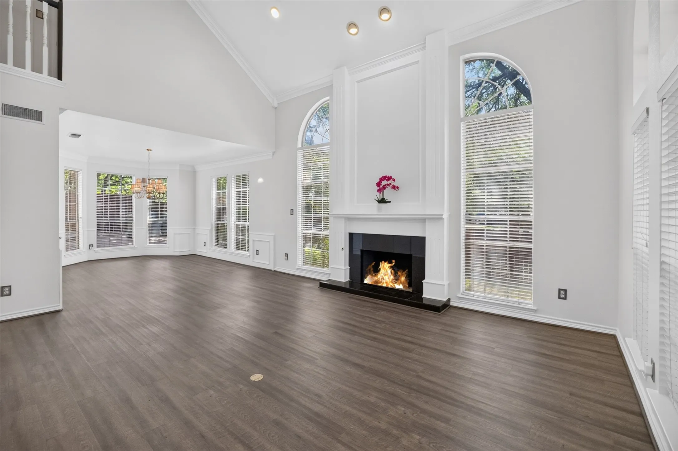 Single Family Residence For Sale in Tarrant County , 2805 Pine View Drive, Grapevine, Texas 76051, 4 Bedrooms, 3 Bathrooms, 2 Garage spaces, 2,912 Sqft, built in 1987, Price $769,900, mls#21345266, Real Estate Agent in Grapevine, Homes For Sale in Tarrant county, Homes For Sale in Grapevine, Realtor in Grapevine Texas, Real Estate Brokerage Independent Realty Texas, Luminita Cordes Realtor