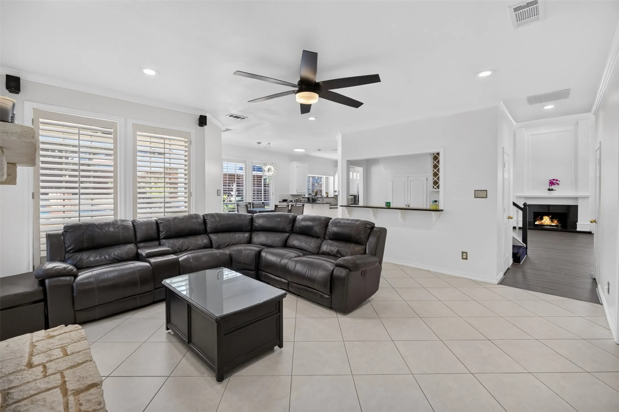 Single Family Residence For Sale in Tarrant County , 2805 Pine View Drive, Grapevine, Texas 76051, 4 Bedrooms, 3 Bathrooms, 2 Garage spaces, 2,912 Sqft, built in 1987, Price $769,900, mls#21345266, Real Estate Agent in Grapevine, Homes For Sale in Tarrant county, Homes For Sale in Grapevine, Realtor in Grapevine Texas, Real Estate Brokerage Independent Realty Texas, Luminita Cordes Realtor