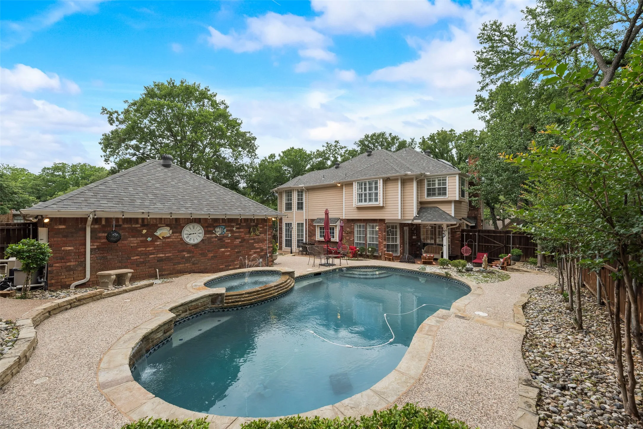 Single Family Residence For Sale in Tarrant County , 2805 Pine View Drive, Grapevine, Texas 76051, 4 Bedrooms, 3 Bathrooms, 2 Garage spaces, 2,912 Sqft, built in 1987, Price $769,900, mls#21345266, Real Estate Agent in Grapevine, Homes For Sale in Tarrant county, Homes For Sale in Grapevine, Realtor in Grapevine Texas, Real Estate Brokerage Independent Realty Texas, Luminita Cordes Realtor
