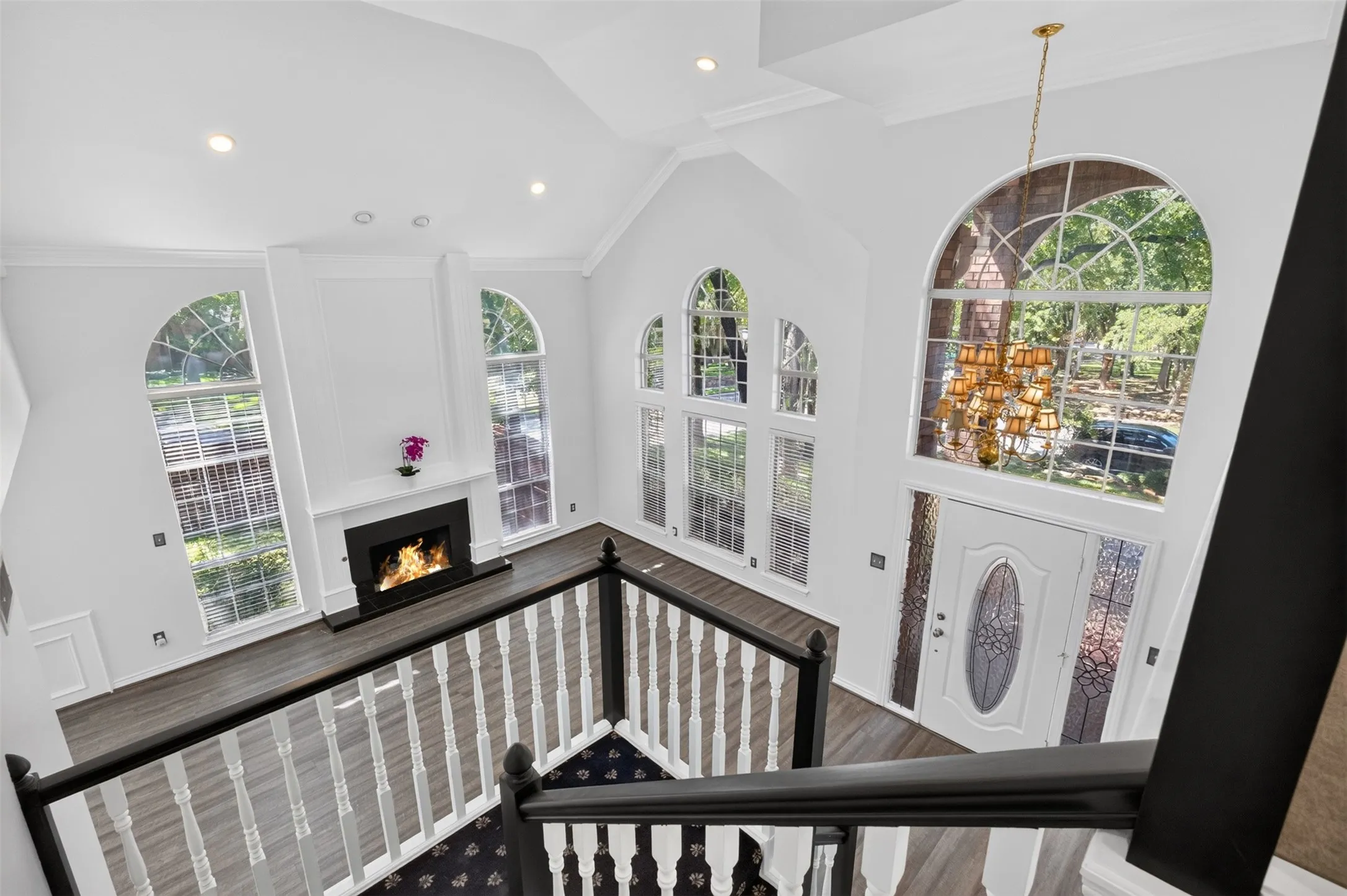Single Family Residence For Sale in Tarrant County , 2805 Pine View Drive, Grapevine, Texas 76051, 4 Bedrooms, 3 Bathrooms, 2 Garage spaces, 2,912 Sqft, built in 1987, Price $769,900, mls#21345266, Real Estate Agent in Grapevine, Homes For Sale in Tarrant county, Homes For Sale in Grapevine, Realtor in Grapevine Texas, Real Estate Brokerage Independent Realty Texas, Luminita Cordes Realtor