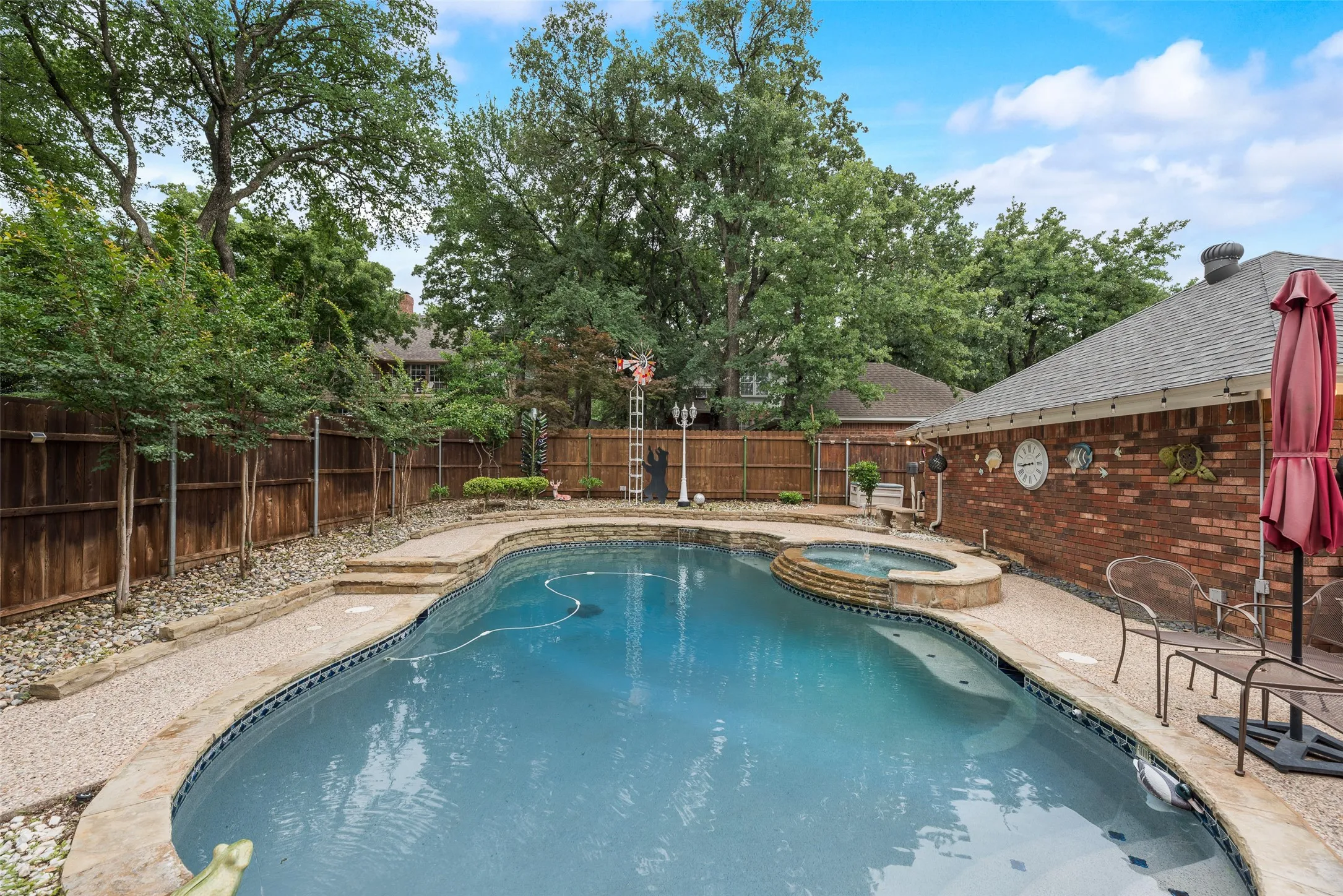 Single Family Residence For Sale in Tarrant County , 2805 Pine View Drive, Grapevine, Texas 76051, 4 Bedrooms, 3 Bathrooms, 2 Garage spaces, 2,912 Sqft, built in 1987, Price $769,900, mls#21345266, Real Estate Agent in Grapevine, Homes For Sale in Tarrant county, Homes For Sale in Grapevine, Realtor in Grapevine Texas, Real Estate Brokerage Independent Realty Texas, Luminita Cordes Realtor