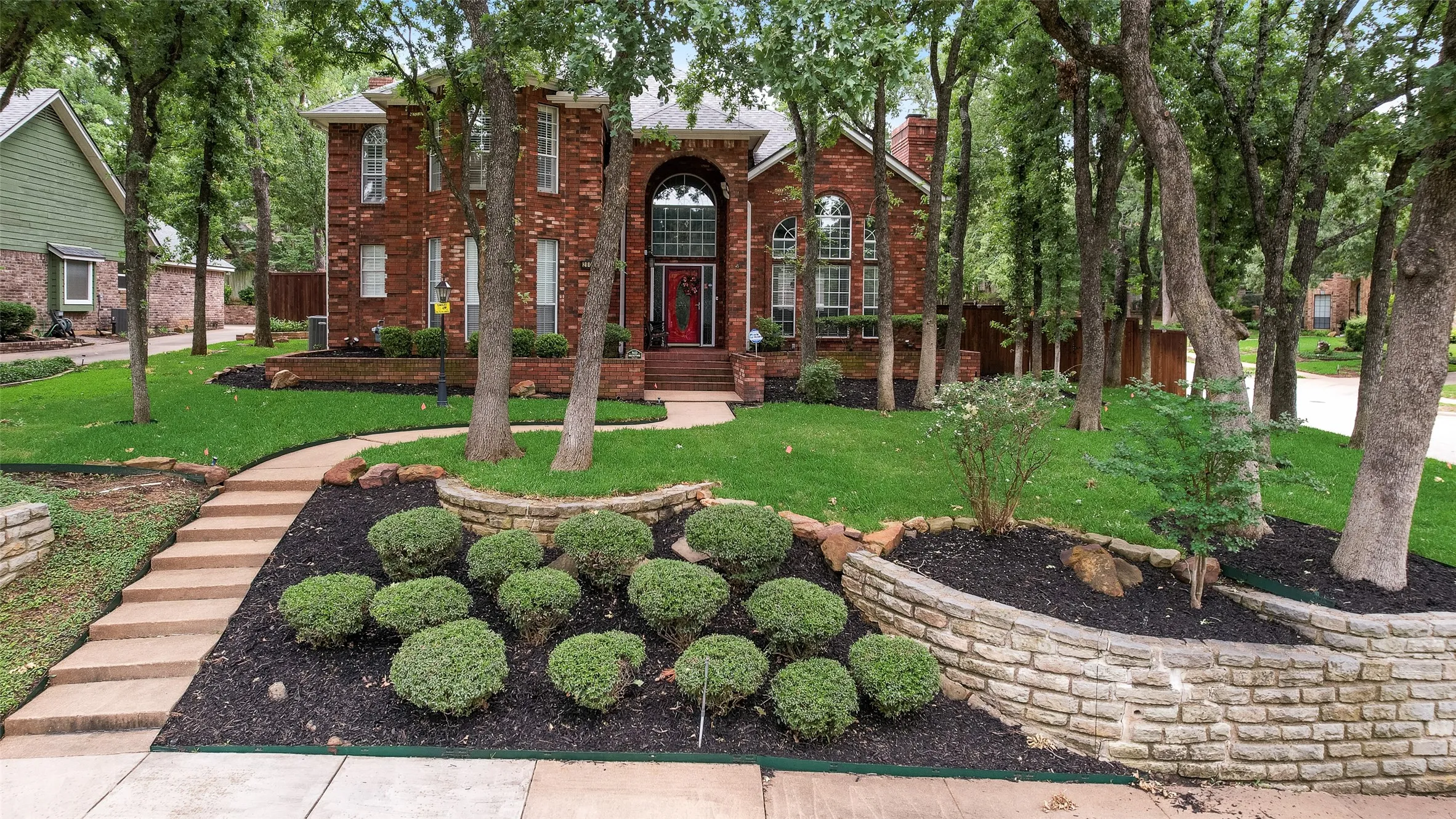 Single Family Residence For Sale in Tarrant County , 2805 Pine View Drive, Grapevine, Texas 76051, 4 Bedrooms, 3 Bathrooms, 2 Garage spaces, 2,912 Sqft, built in 1987, Price $769,900, mls#21345266, Real Estate Agent in Grapevine, Homes For Sale in Tarrant county, Homes For Sale in Grapevine, Realtor in Grapevine Texas, Real Estate Brokerage Independent Realty Texas, Luminita Cordes Realtor