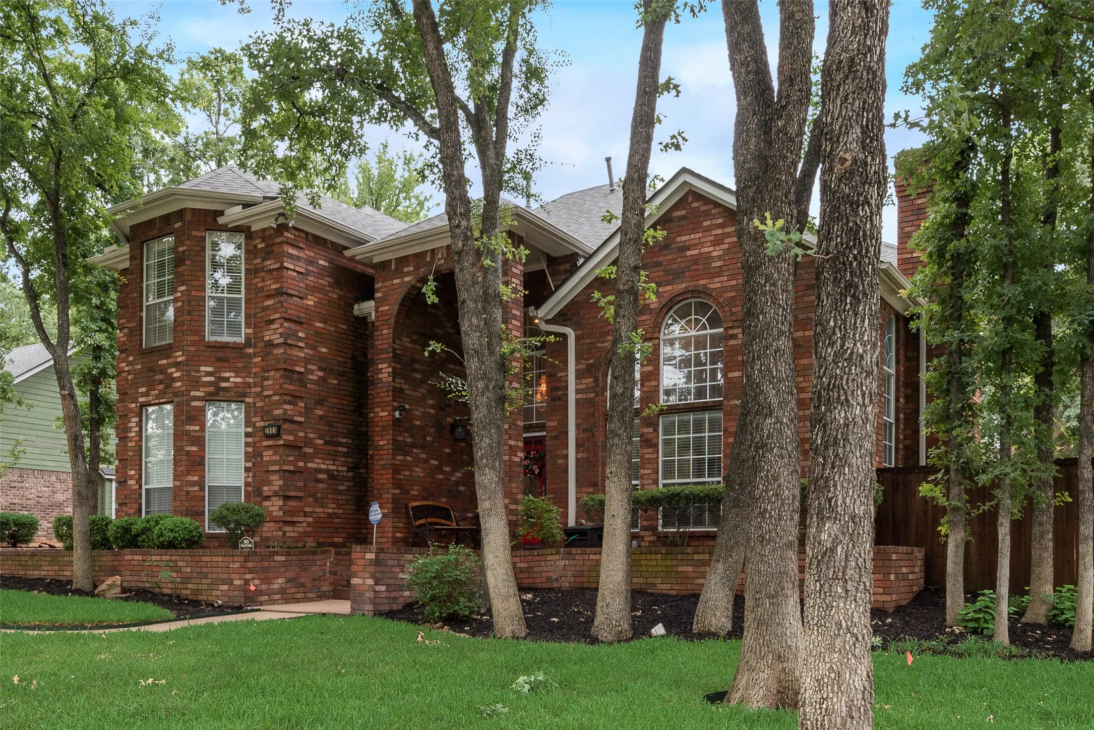 Single Family Residence For Sale in Tarrant County , 2805 Pine View Drive, Grapevine, Texas 76051, 4 Bedrooms, 3 Bathrooms, 2 Garage spaces, 2,912 Sqft, built in 1987, Price $769,900, mls#21345266, Real Estate Agent in Grapevine, Homes For Sale in Tarrant county, Homes For Sale in Grapevine, Realtor in Grapevine Texas, Real Estate Brokerage Independent Realty Texas, Luminita Cordes Realtor