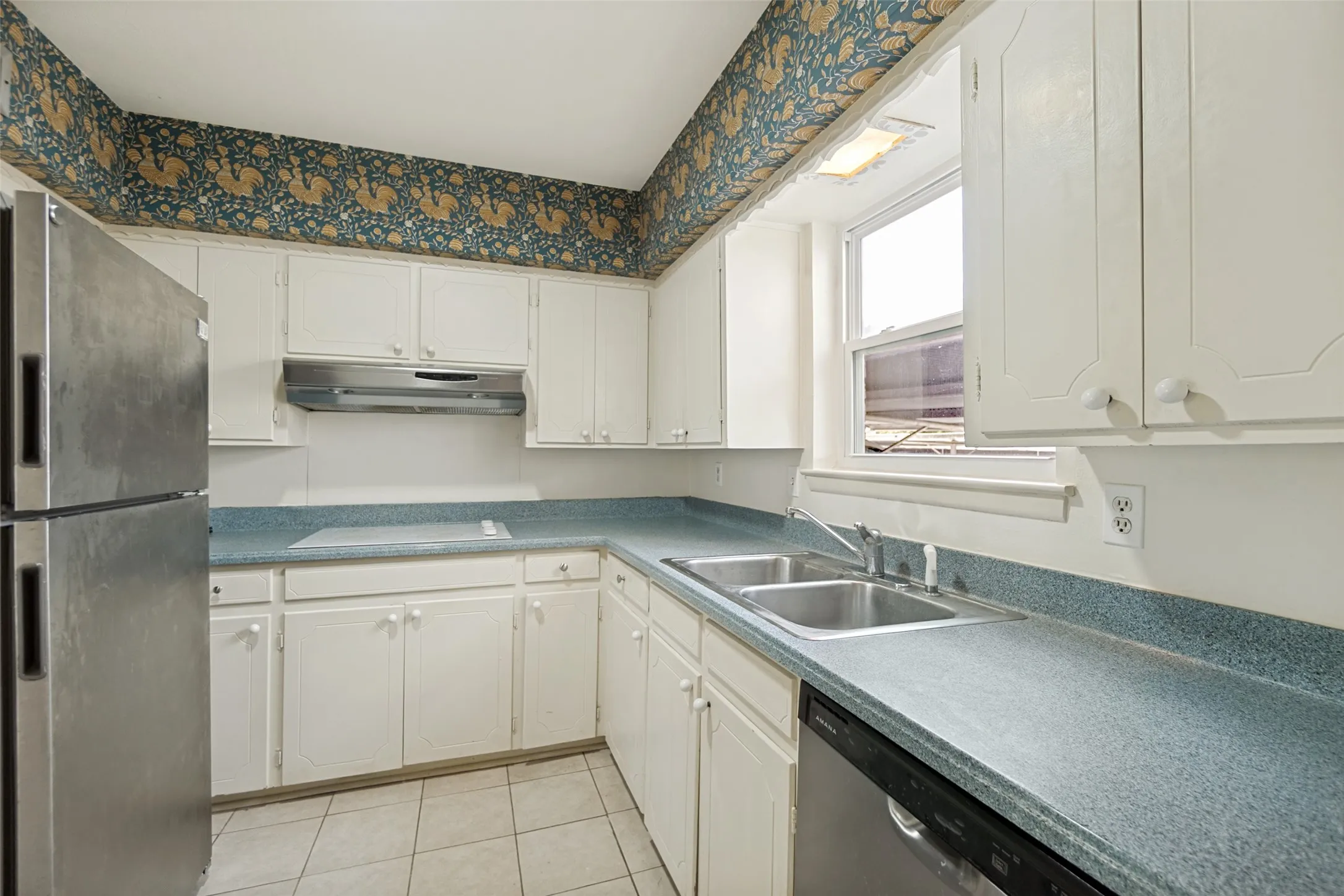 Condominium For Sale in Dallas County , 5833 E University Boulevard A, Dallas, Texas 75206, 2 Bedroom, 2 Bathroom, Garage spaces, 1,338 Sqft, built in 1964, mls#21345184, Real Estate Agent in Dallas, Homes For Sale in Dallas county, Homes For Sale in Dallas, Realtor in Dallas Texas, Real Estate Brokerage Independent Realty Texas, Luminita Cordes Realtor