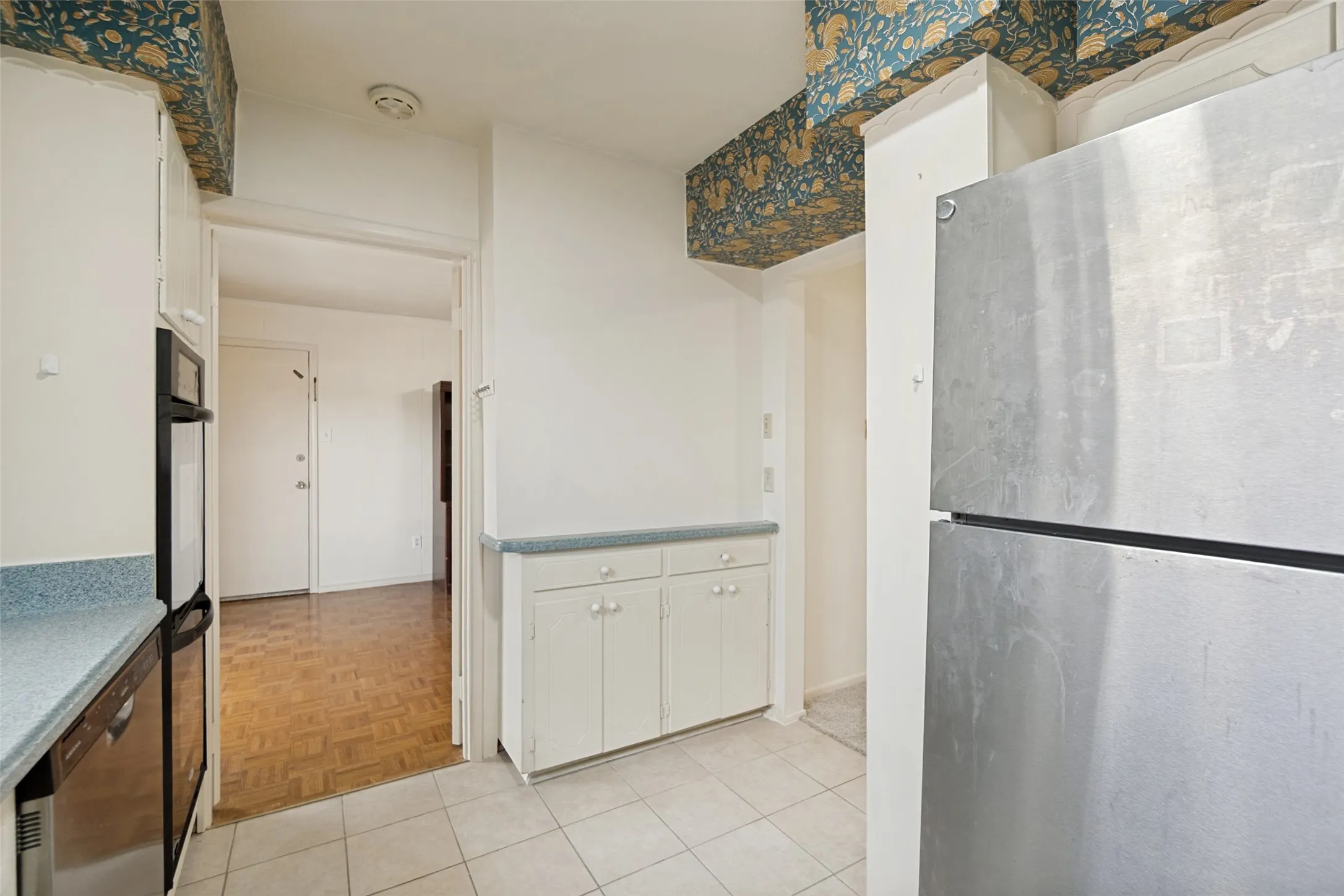 Condominium For Sale in Dallas County , 5833 E University Boulevard A, Dallas, Texas 75206, 2 Bedroom, 2 Bathroom, Garage spaces, 1,338 Sqft, built in 1964, mls#21345184, Real Estate Agent in Dallas, Homes For Sale in Dallas county, Homes For Sale in Dallas, Realtor in Dallas Texas, Real Estate Brokerage Independent Realty Texas, Luminita Cordes Realtor