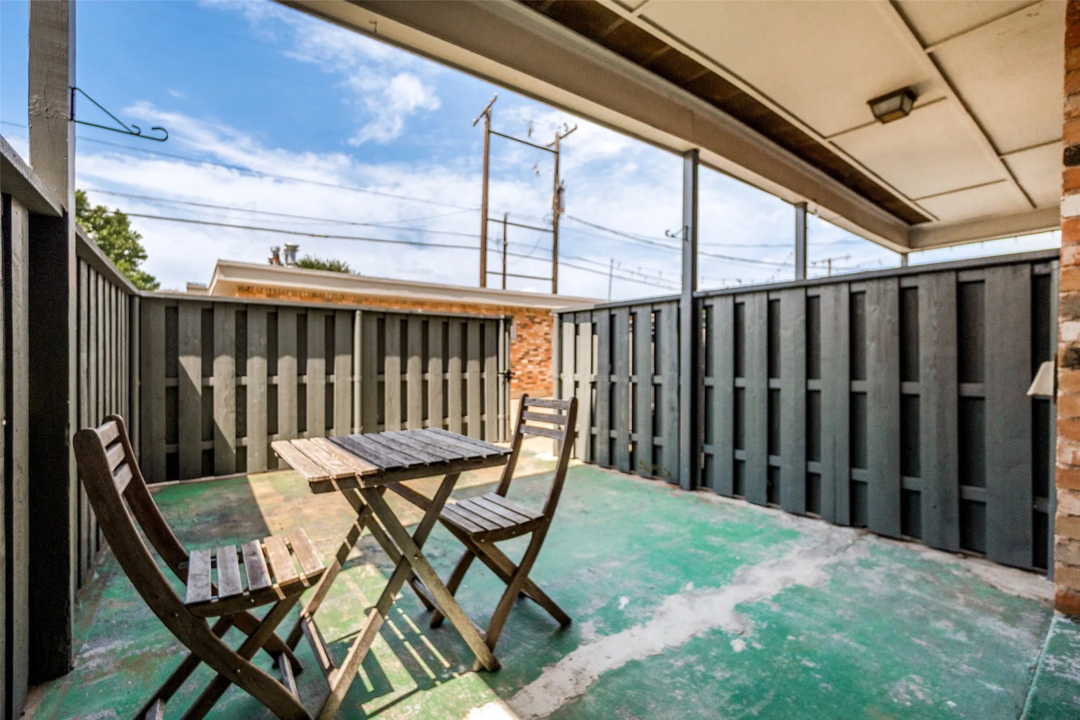 Condominium For Sale in Dallas County , 5833 E University Boulevard A, Dallas, Texas 75206, 2 Bedroom, 2 Bathroom, Garage spaces, 1,338 Sqft, built in 1964, mls#21345184, Real Estate Agent in Dallas, Homes For Sale in Dallas county, Homes For Sale in Dallas, Realtor in Dallas Texas, Real Estate Brokerage Independent Realty Texas, Luminita Cordes Realtor
