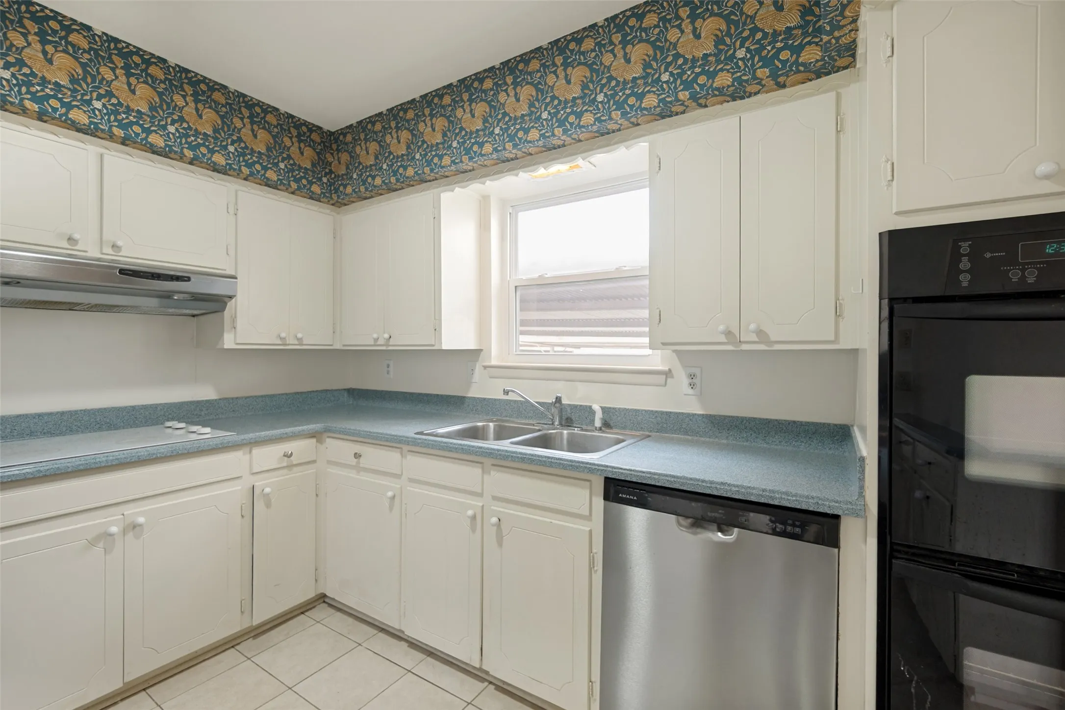 Condominium For Sale in Dallas County , 5833 E University Boulevard A, Dallas, Texas 75206, 2 Bedroom, 2 Bathroom, Garage spaces, 1,338 Sqft, built in 1964, mls#21345184, Real Estate Agent in Dallas, Homes For Sale in Dallas county, Homes For Sale in Dallas, Realtor in Dallas Texas, Real Estate Brokerage Independent Realty Texas, Luminita Cordes Realtor