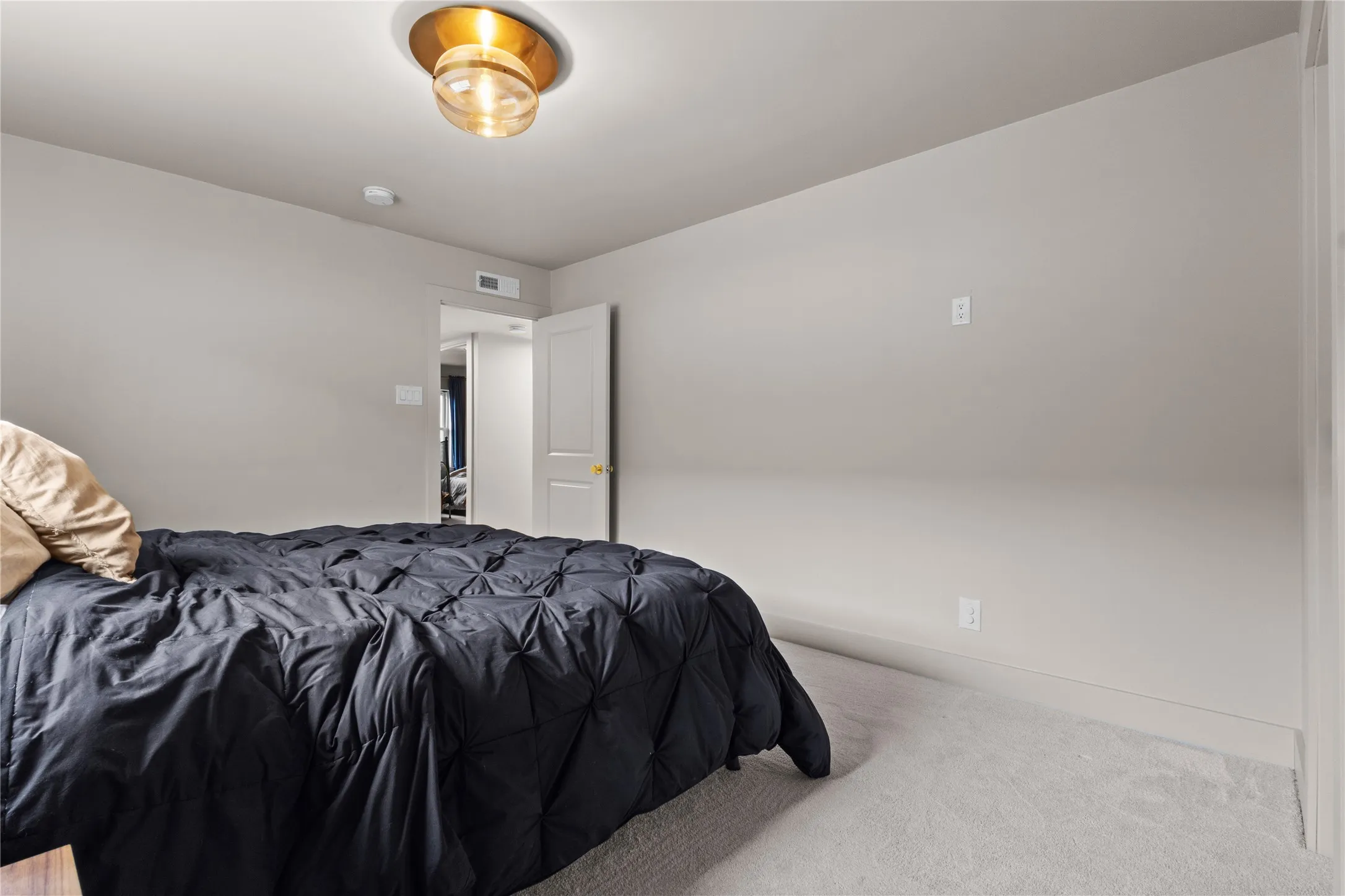 Single Family Residence For Sale in Dallas County , 6219 Cedar Lane, Rowlett, Texas 75089, 3 Bedroom, 2 Bathroom, 2 Garage spaces, 1,476 Sqft, built in 1973, mls#21346495, Real Estate Agent in Rowlett, Homes For Sale in Dallas county, Homes For Sale in Rowlett, Realtor in Rowlett Texas, Real Estate Brokerage Independent Realty Texas, Luminita Cordes Realtor