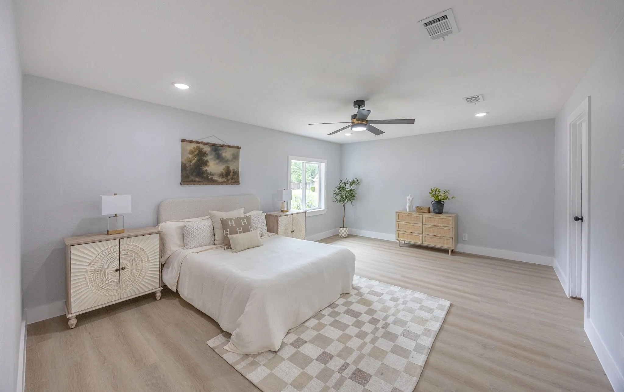 Single Family Residence For Sale in Tarrant County , 1208 Andrews Street, Arlington, Texas 76011, 4 Bedroom, 3 Bathroom, Garage spaces, 1,698 Sqft, built in 1963, mls#21346542, Real Estate Agent in Arlington, Homes For Sale in Tarrant county, Homes For Sale in Arlington, Realtor in Arlington Texas, Real Estate Brokerage Independent Realty Texas, Luminita Cordes Realtor