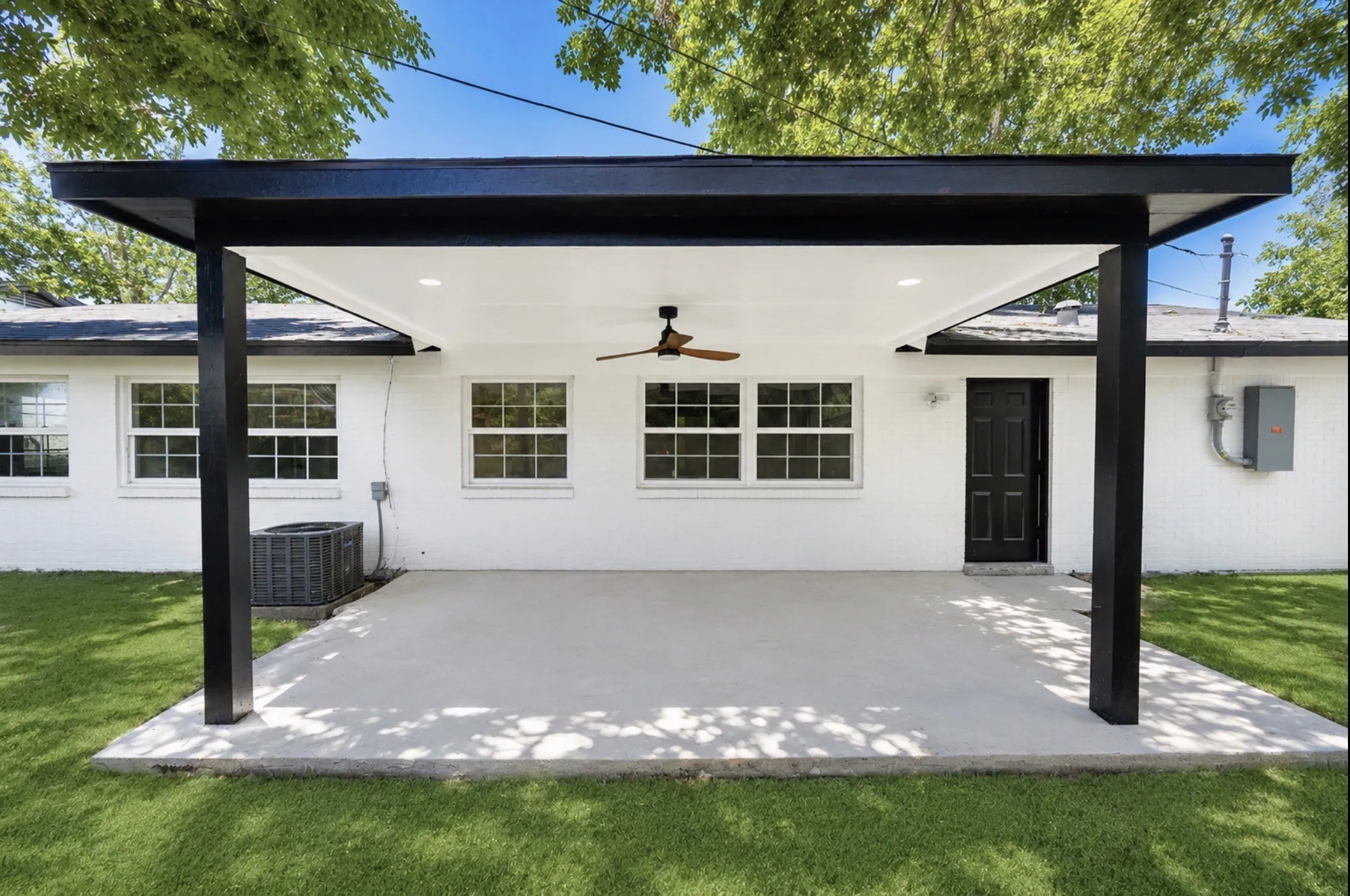 Single Family Residence For Sale in Tarrant County , 1208 Andrews Street, Arlington, Texas 76011, 4 Bedroom, 3 Bathroom, Garage spaces, 1,698 Sqft, built in 1963, mls#21346542, Real Estate Agent in Arlington, Homes For Sale in Tarrant county, Homes For Sale in Arlington, Realtor in Arlington Texas, Real Estate Brokerage Independent Realty Texas, Luminita Cordes Realtor