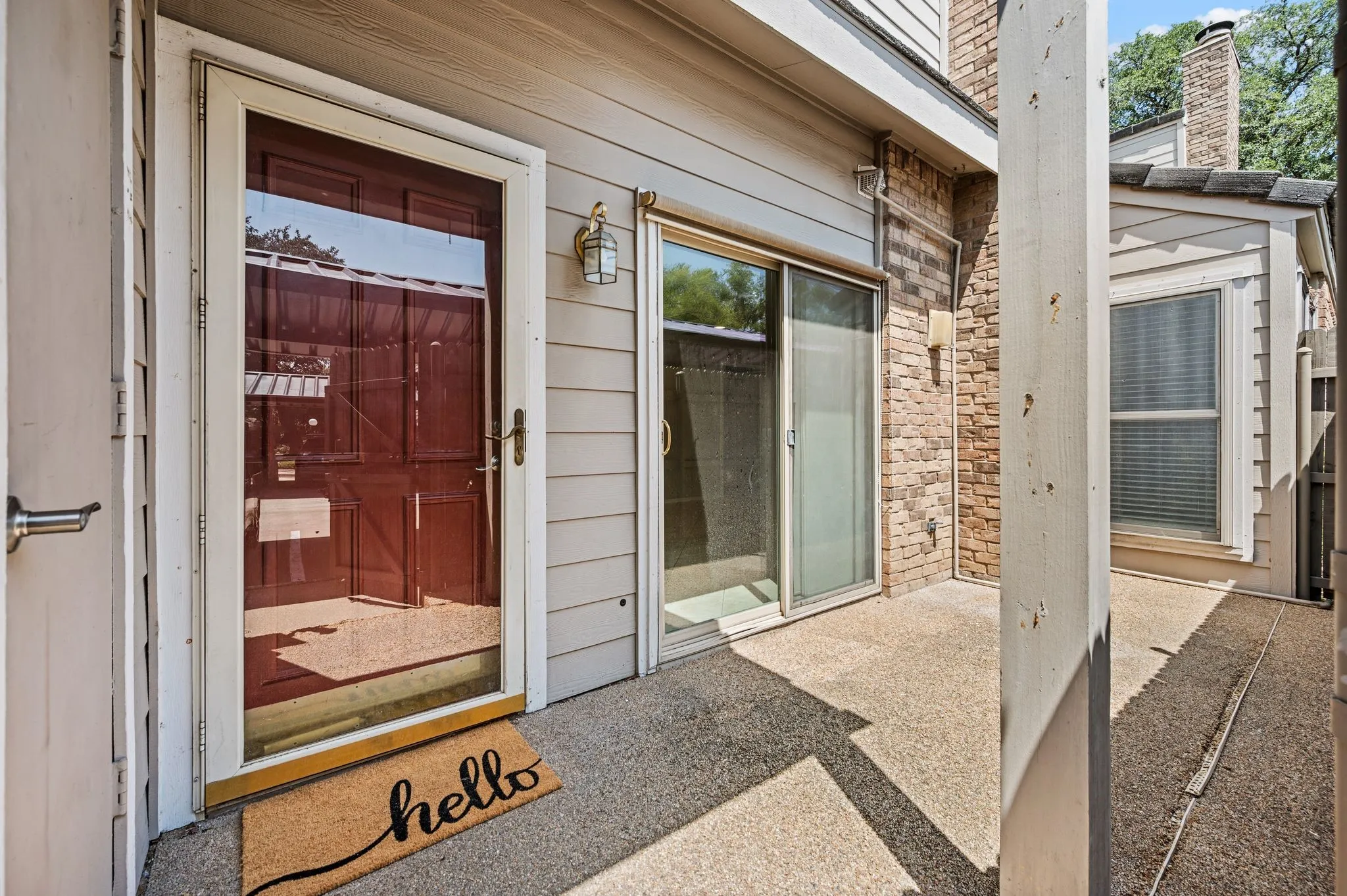 Condominium For Sale in Tarrant County , 2320 Torrington Drive C, Arlington, Texas 76012, 1 Bedroom, 2 Bathroom, Garage spaces, 851 Sqft, built in 1981, mls#21334921, Real Estate Agent in Arlington, Homes For Sale in Tarrant county, Homes For Sale in Arlington, Realtor in Arlington Texas, Real Estate Brokerage Independent Realty Texas, Luminita Cordes Realtor