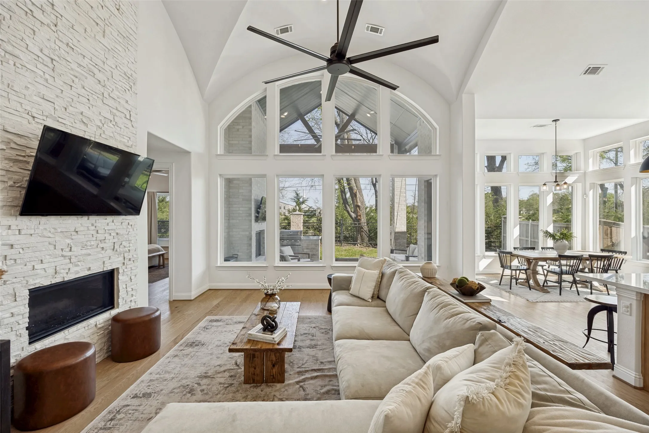 Single Family Residence For Sale in Collin County , 1516 Portico Place, Mc Kinney, Texas 75069, 5 Bedroom, 4 Bathroom, 2 Garage spaces, 3,196 Sqft, built in 2023, mls#21345795, Real Estate Agent in Mc Kinney, Homes For Sale in Collin county, Homes For Sale in Mc Kinney, Realtor in Mc Kinney Texas, Real Estate Brokerage Independent Realty Texas, Luminita Cordes Realtor