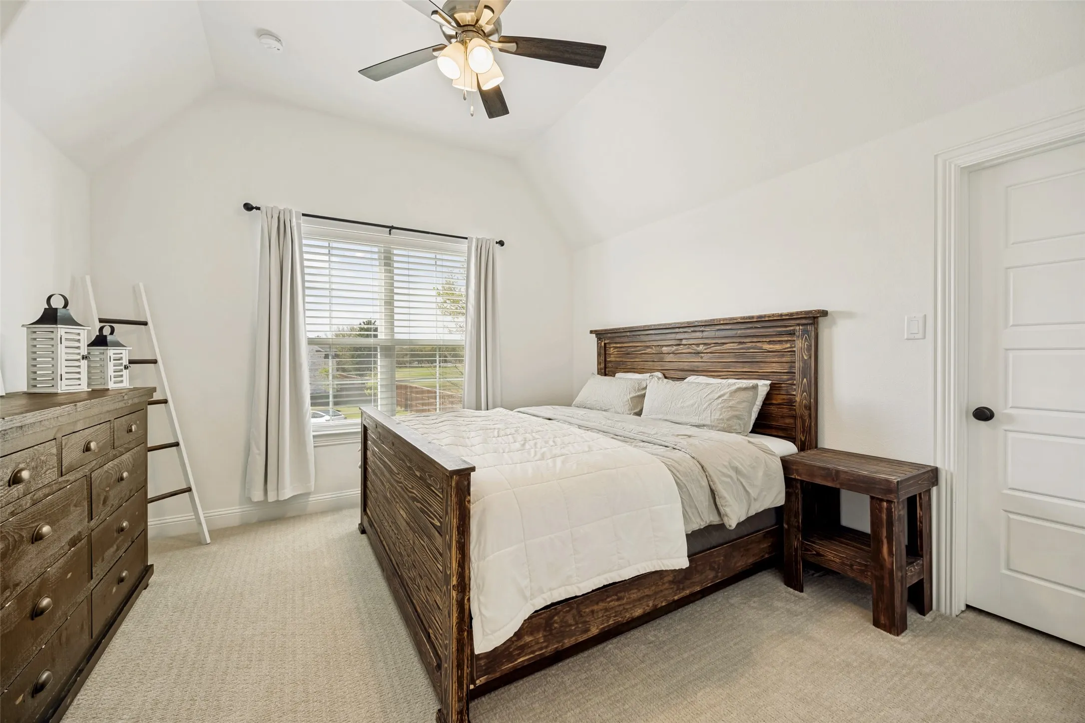 Single Family Residence For Sale in Collin County , 1516 Portico Place, Mc Kinney, Texas 75069, 5 Bedroom, 4 Bathroom, 2 Garage spaces, 3,196 Sqft, built in 2023, mls#21345795, Real Estate Agent in Mc Kinney, Homes For Sale in Collin county, Homes For Sale in Mc Kinney, Realtor in Mc Kinney Texas, Real Estate Brokerage Independent Realty Texas, Luminita Cordes Realtor