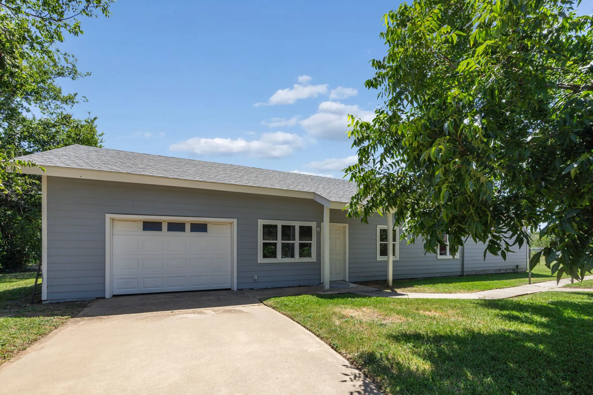 Detached Guest House with Additional Garage