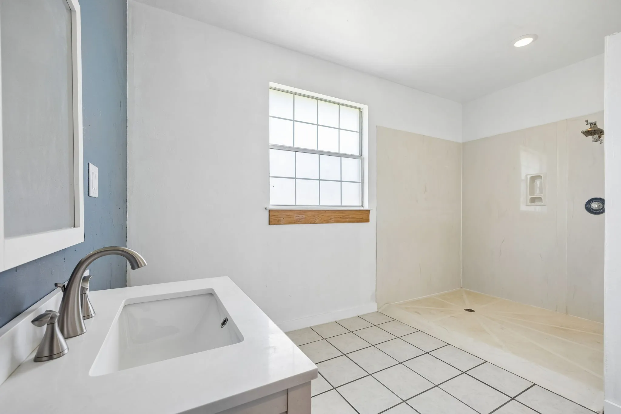 Single Family Residence For Sale in Johnson County , 2412 Chickering Road, Cleburne, Texas 76031, 6 Bedroom, 5 Bathroom, 2 Garage spaces, 4,299 Sqft, built in 2001, mls#21345938, Real Estate Agent in Cleburne, Homes For Sale in Johnson county, Homes For Sale in Cleburne, Realtor in Cleburne Texas, Real Estate Brokerage Independent Realty Texas, Luminita Cordes Realtor