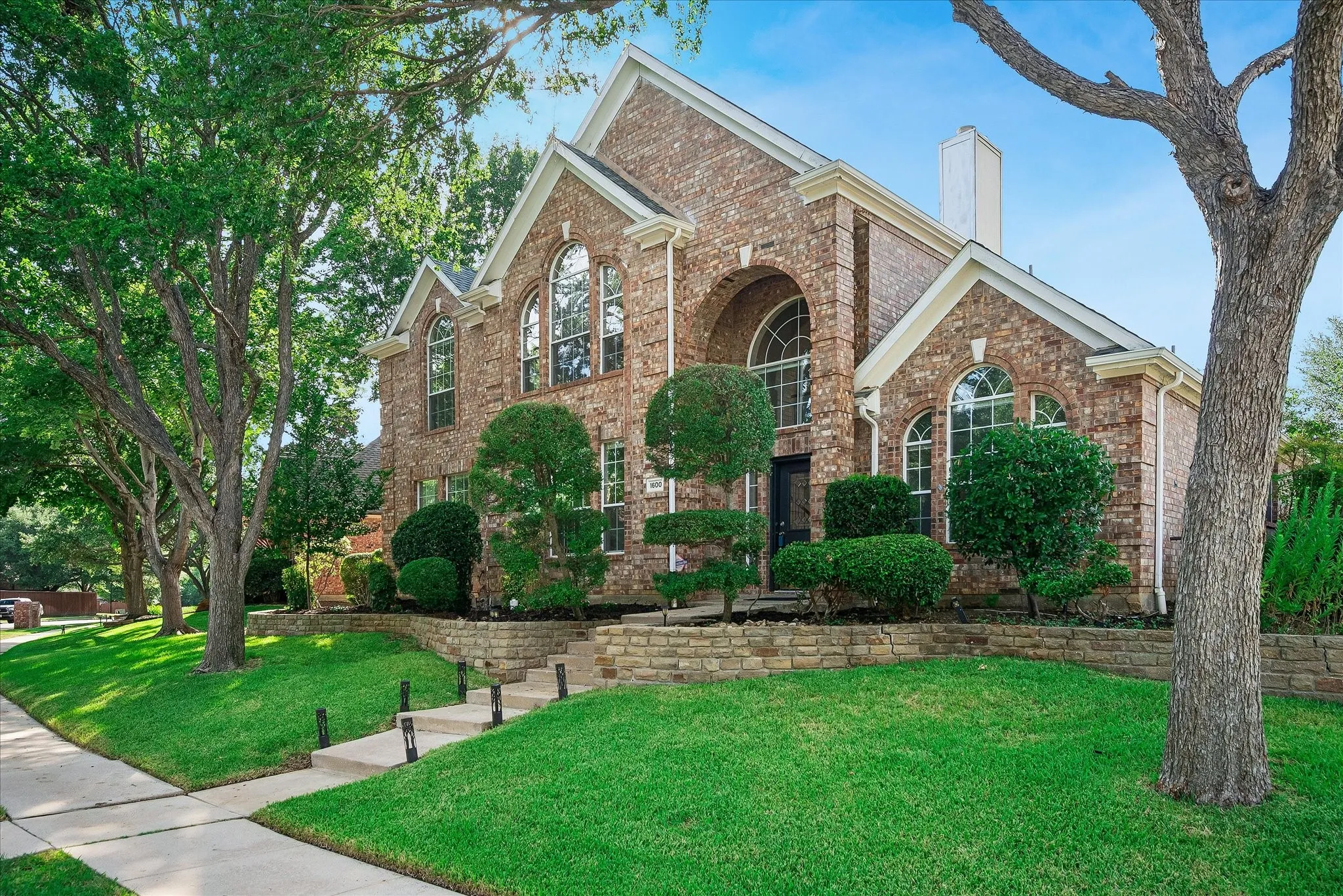 Single Family Residence For Sale in Denton County , 1600 Shadywood Lane, Flower Mound, Texas 75028, 5 Bedroom, 3 Bathroom, 2 Garage spaces, 3,244 Sqft, built in 1994, mls#21345632, Real Estate Agent in Flower Mound, Homes For Sale in Denton county, Homes For Sale in Flower Mound, Realtor in Flower Mound Texas, Real Estate Brokerage Independent Realty Texas, Luminita Cordes Realtor
