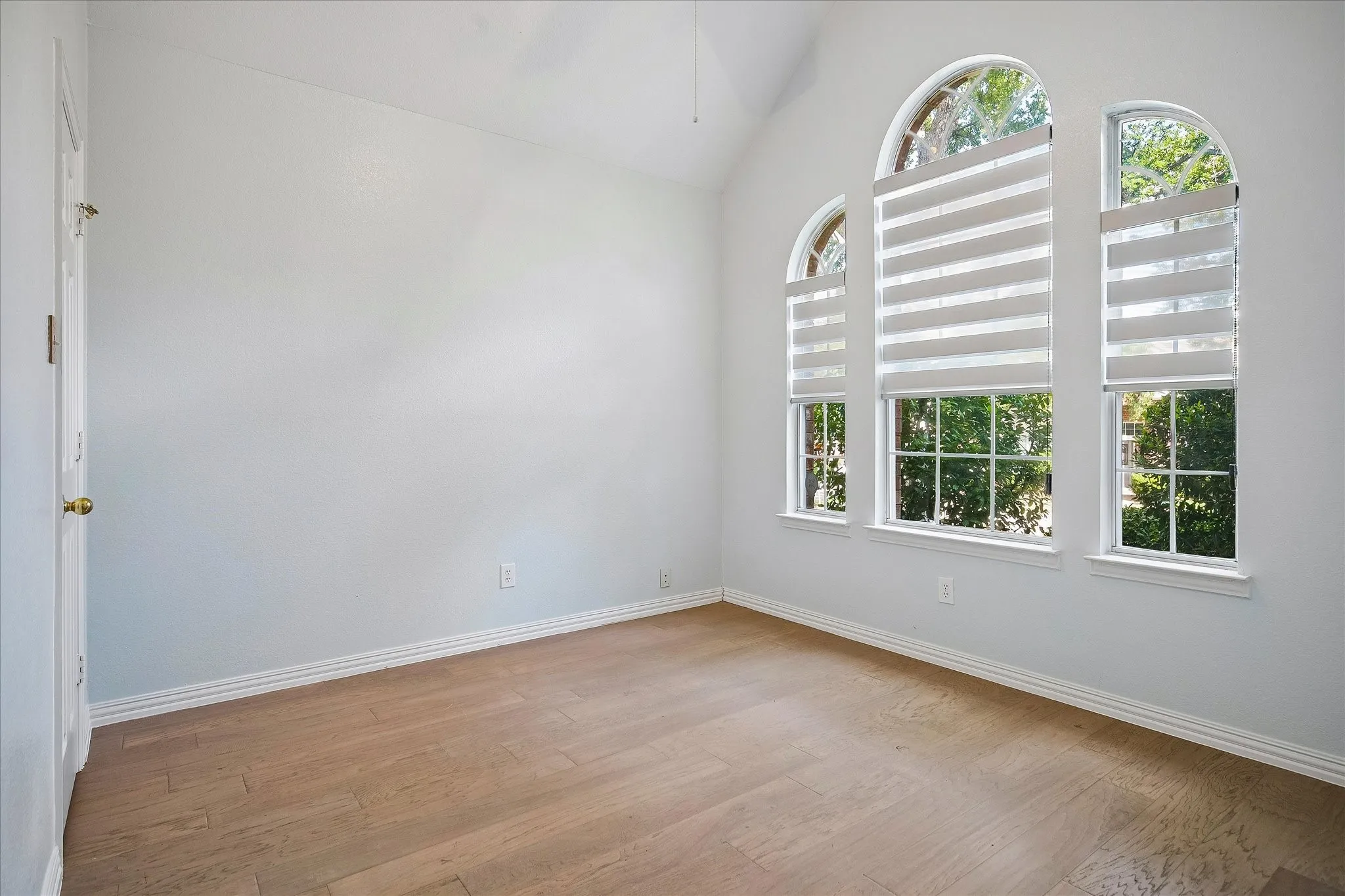 Single Family Residence For Sale in Denton County , 1600 Shadywood Lane, Flower Mound, Texas 75028, 5 Bedroom, 3 Bathroom, 2 Garage spaces, 3,244 Sqft, built in 1994, mls#21345632, Real Estate Agent in Flower Mound, Homes For Sale in Denton county, Homes For Sale in Flower Mound, Realtor in Flower Mound Texas, Real Estate Brokerage Independent Realty Texas, Luminita Cordes Realtor