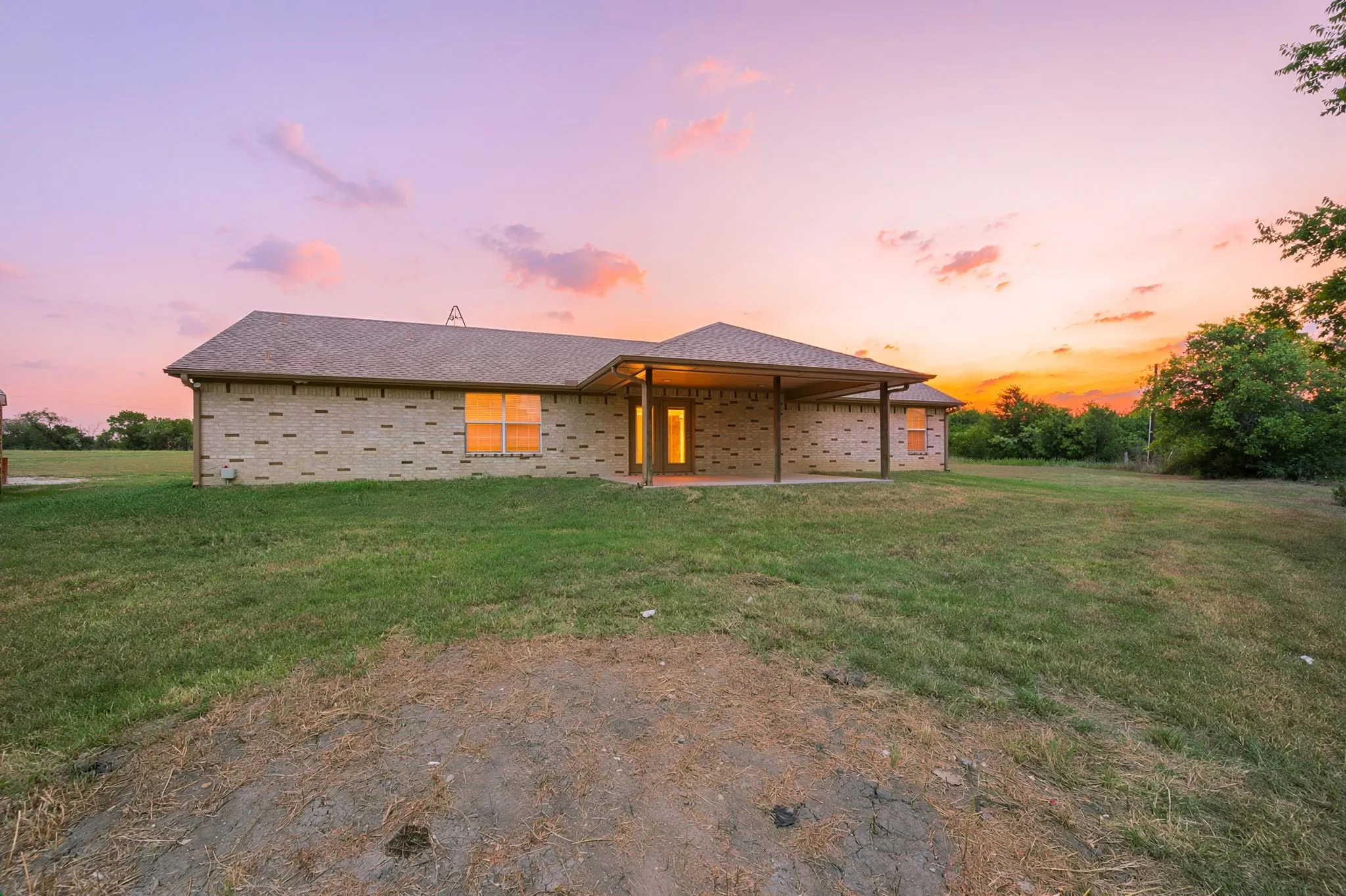 Single Family Residence For Sale in Navarro County , 9888 NW County Road 2221, Barry, Texas 75102, 3 Bedroom, 2 Bathroom, Garage spaces, 1,972 Sqft, built in 2018, mls#21339525, Real Estate Agent in Barry, Homes For Sale in Navarro county, Homes For Sale in Barry, Realtor in Barry Texas, Real Estate Brokerage Independent Realty Texas, Luminita Cordes Realtor