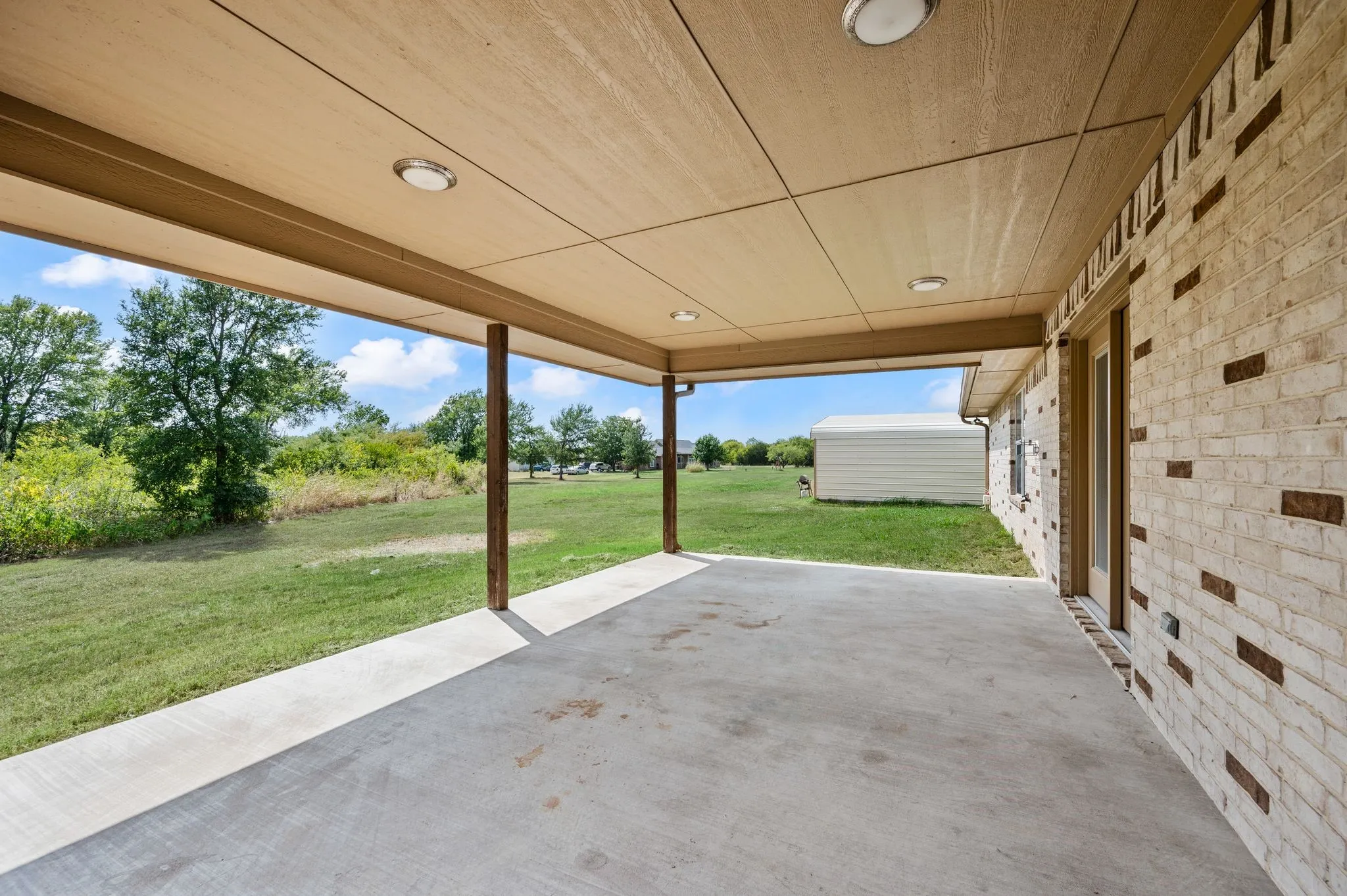 Single Family Residence For Sale in Navarro County , 9888 NW County Road 2221, Barry, Texas 75102, 3 Bedroom, 2 Bathroom, Garage spaces, 1,972 Sqft, built in 2018, mls#21339525, Real Estate Agent in Barry, Homes For Sale in Navarro county, Homes For Sale in Barry, Realtor in Barry Texas, Real Estate Brokerage Independent Realty Texas, Luminita Cordes Realtor