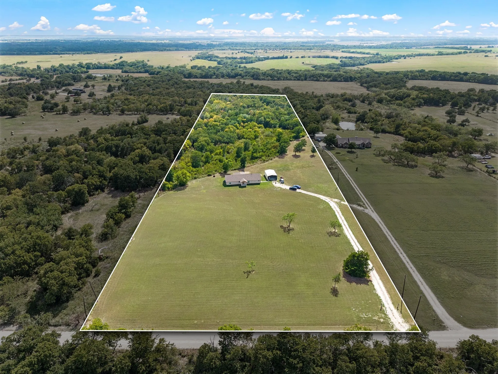 Single Family Residence For Sale in Navarro County , 9888 NW County Road 2221, Barry, Texas 75102, 3 Bedroom, 2 Bathroom, Garage spaces, 1,972 Sqft, built in 2018, mls#21339525, Real Estate Agent in Barry, Homes For Sale in Navarro county, Homes For Sale in Barry, Realtor in Barry Texas, Real Estate Brokerage Independent Realty Texas, Luminita Cordes Realtor