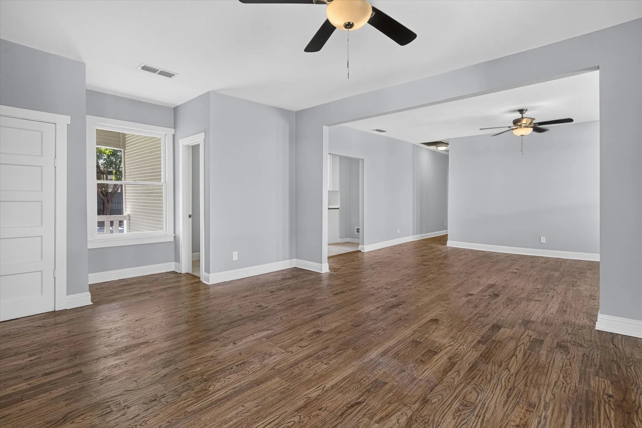 Single Family Residence For Sale in Tarrant County , 1201 W Arlington Avenue, Fort Worth, Texas 76110, 3 Bedroom, 3 Bathroom, Garage spaces, 1,666 Sqft, built in 1930, mls#21346576, Real Estate Agent in Fort Worth, Homes For Sale in Tarrant county, Homes For Sale in Fort Worth, Realtor in Fort Worth Texas, Real Estate Brokerage Independent Realty Texas, Luminita Cordes Realtor