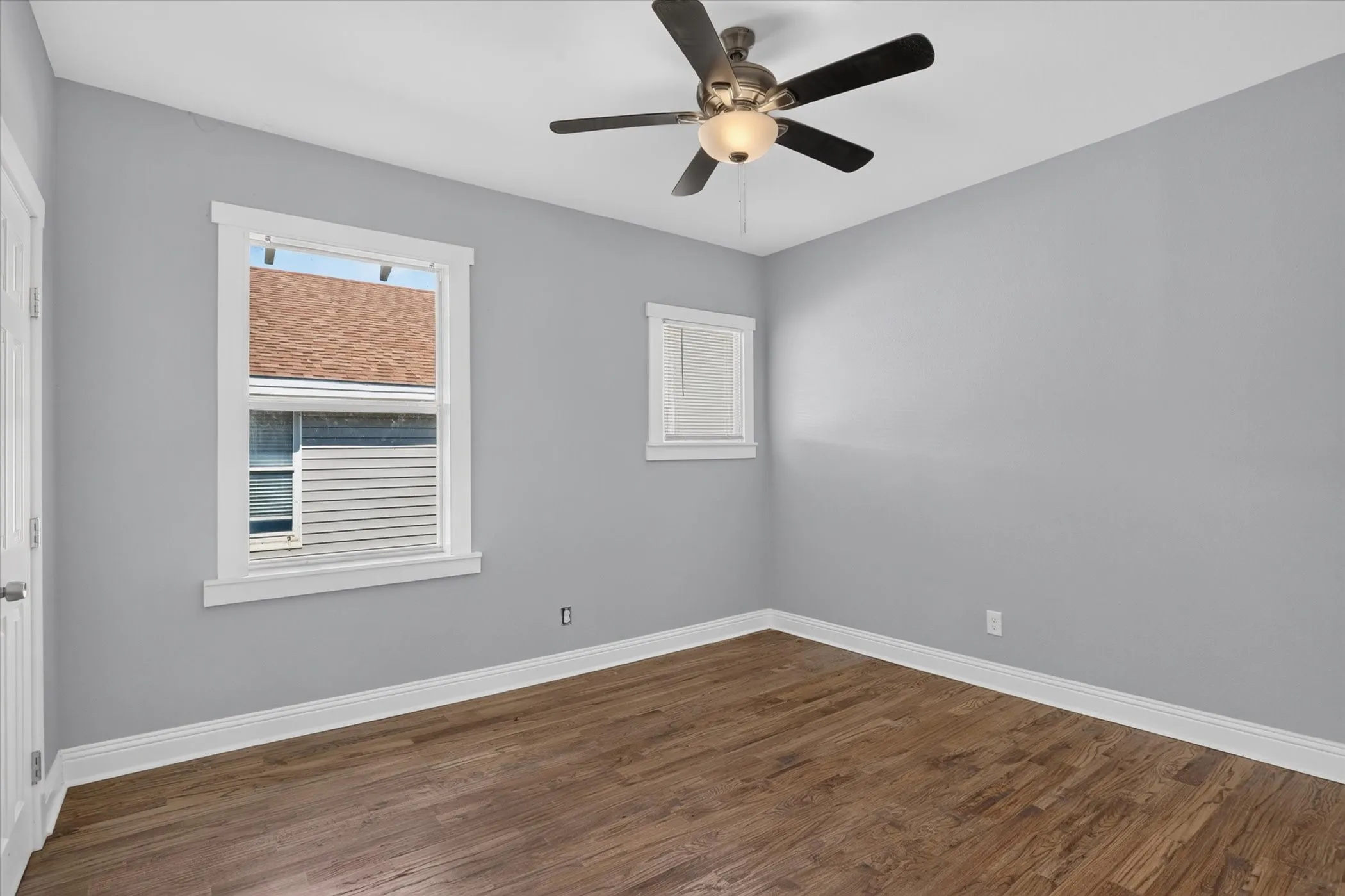 Single Family Residence For Sale in Tarrant County , 1201 W Arlington Avenue, Fort Worth, Texas 76110, 3 Bedroom, 3 Bathroom, Garage spaces, 1,666 Sqft, built in 1930, mls#21346576, Real Estate Agent in Fort Worth, Homes For Sale in Tarrant county, Homes For Sale in Fort Worth, Realtor in Fort Worth Texas, Real Estate Brokerage Independent Realty Texas, Luminita Cordes Realtor