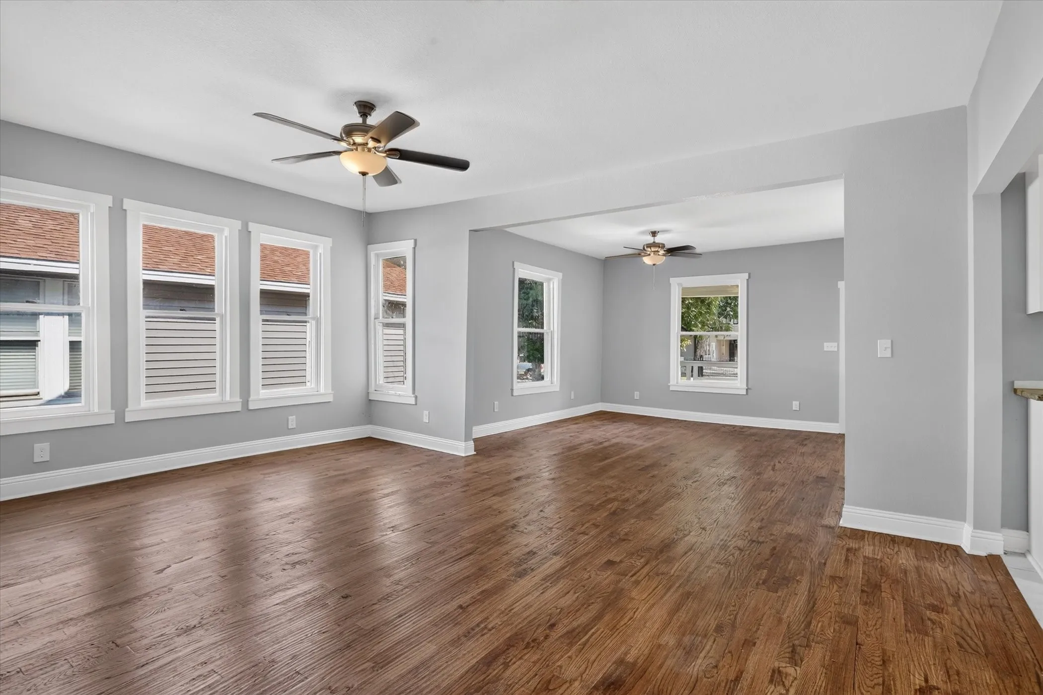 Single Family Residence For Sale in Tarrant County , 1201 W Arlington Avenue, Fort Worth, Texas 76110, 3 Bedroom, 3 Bathroom, Garage spaces, 1,666 Sqft, built in 1930, mls#21346576, Real Estate Agent in Fort Worth, Homes For Sale in Tarrant county, Homes For Sale in Fort Worth, Realtor in Fort Worth Texas, Real Estate Brokerage Independent Realty Texas, Luminita Cordes Realtor