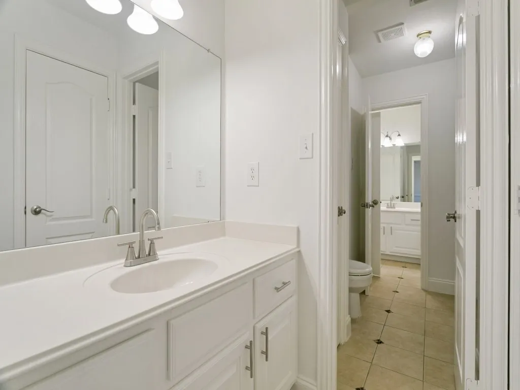 Single Family Residence For Sale in Tarrant County , 2152 Pritchard Drive, Grapevine, Texas 76051, 4 Bedroom, 3 Bathroom, 2 Garage spaces, 2,443 Sqft, built in 1995, mls#21345478, Real Estate Agent in Grapevine, Homes For Sale in Tarrant county, Homes For Sale in Grapevine, Realtor in Grapevine Texas, Real Estate Brokerage Independent Realty Texas, Luminita Cordes Realtor