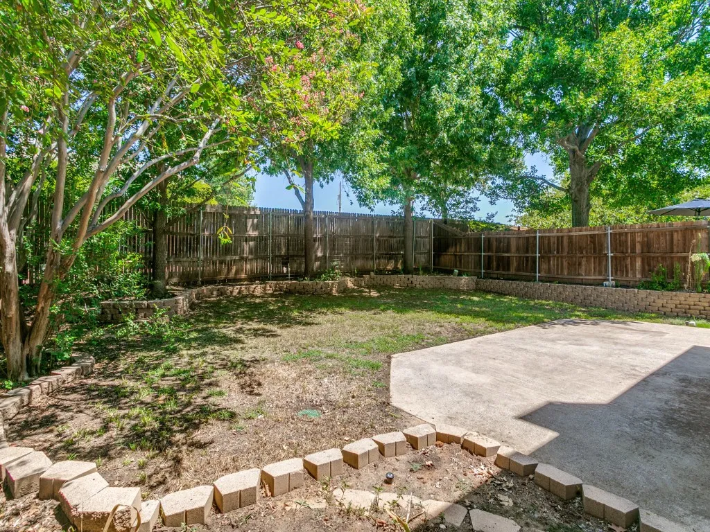 Single Family Residence For Sale in Tarrant County , 2152 Pritchard Drive, Grapevine, Texas 76051, 4 Bedroom, 3 Bathroom, 2 Garage spaces, 2,443 Sqft, built in 1995, mls#21345478, Real Estate Agent in Grapevine, Homes For Sale in Tarrant county, Homes For Sale in Grapevine, Realtor in Grapevine Texas, Real Estate Brokerage Independent Realty Texas, Luminita Cordes Realtor