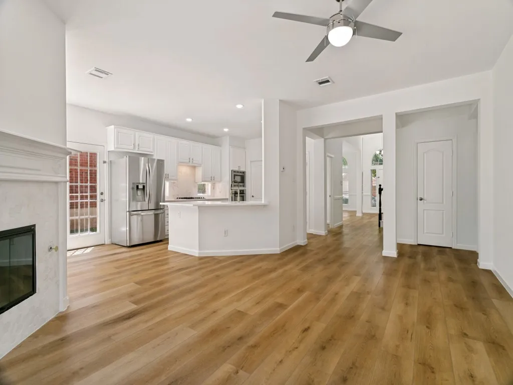 Single Family Residence For Sale in Tarrant County , 2152 Pritchard Drive, Grapevine, Texas 76051, 4 Bedroom, 3 Bathroom, 2 Garage spaces, 2,443 Sqft, built in 1995, mls#21345478, Real Estate Agent in Grapevine, Homes For Sale in Tarrant county, Homes For Sale in Grapevine, Realtor in Grapevine Texas, Real Estate Brokerage Independent Realty Texas, Luminita Cordes Realtor