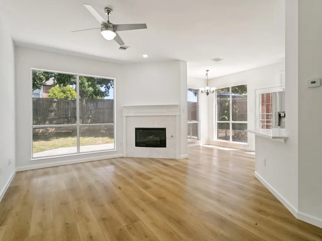 Single Family Residence For Sale in Tarrant County , 2152 Pritchard Drive, Grapevine, Texas 76051, 4 Bedroom, 3 Bathroom, 2 Garage spaces, 2,443 Sqft, built in 1995, mls#21345478, Real Estate Agent in Grapevine, Homes For Sale in Tarrant county, Homes For Sale in Grapevine, Realtor in Grapevine Texas, Real Estate Brokerage Independent Realty Texas, Luminita Cordes Realtor