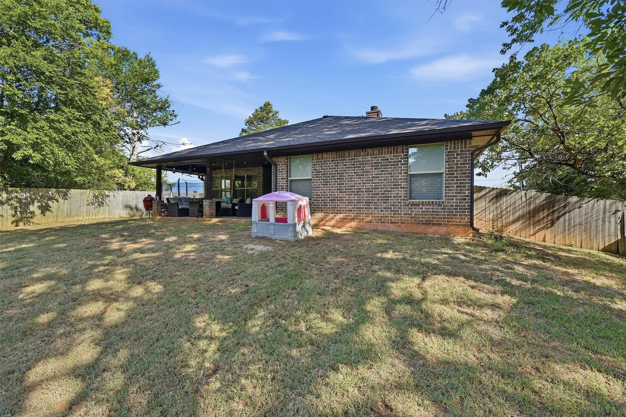 Single Family Residence For Sale in Grayson County , 3020 W Loy Lake Road, Denison, Texas 75020, 3 Bedroom, 2 Bathroom, 2 Garage spaces, 1,941 Sqft, built in 2017, mls#21343098, Real Estate Agent in Denison, Homes For Sale in Grayson county, Homes For Sale in Denison, Realtor in Denison Texas, Real Estate Brokerage Independent Realty Texas, Luminita Cordes Realtor