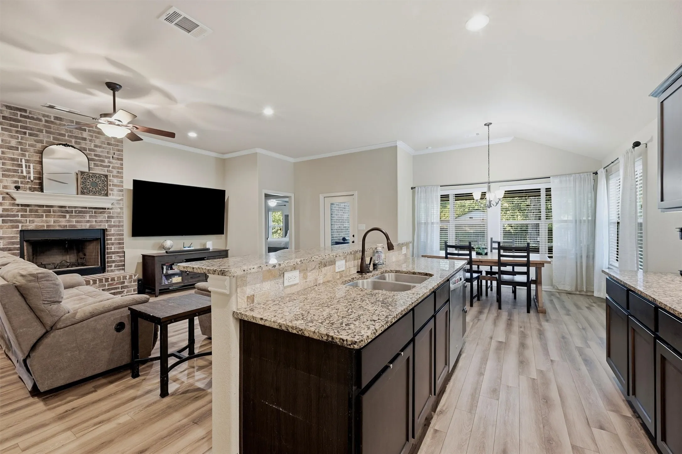 Single Family Residence For Sale in Grayson County , 3020 W Loy Lake Road, Denison, Texas 75020, 3 Bedroom, 2 Bathroom, 2 Garage spaces, 1,941 Sqft, built in 2017, mls#21343098, Real Estate Agent in Denison, Homes For Sale in Grayson county, Homes For Sale in Denison, Realtor in Denison Texas, Real Estate Brokerage Independent Realty Texas, Luminita Cordes Realtor