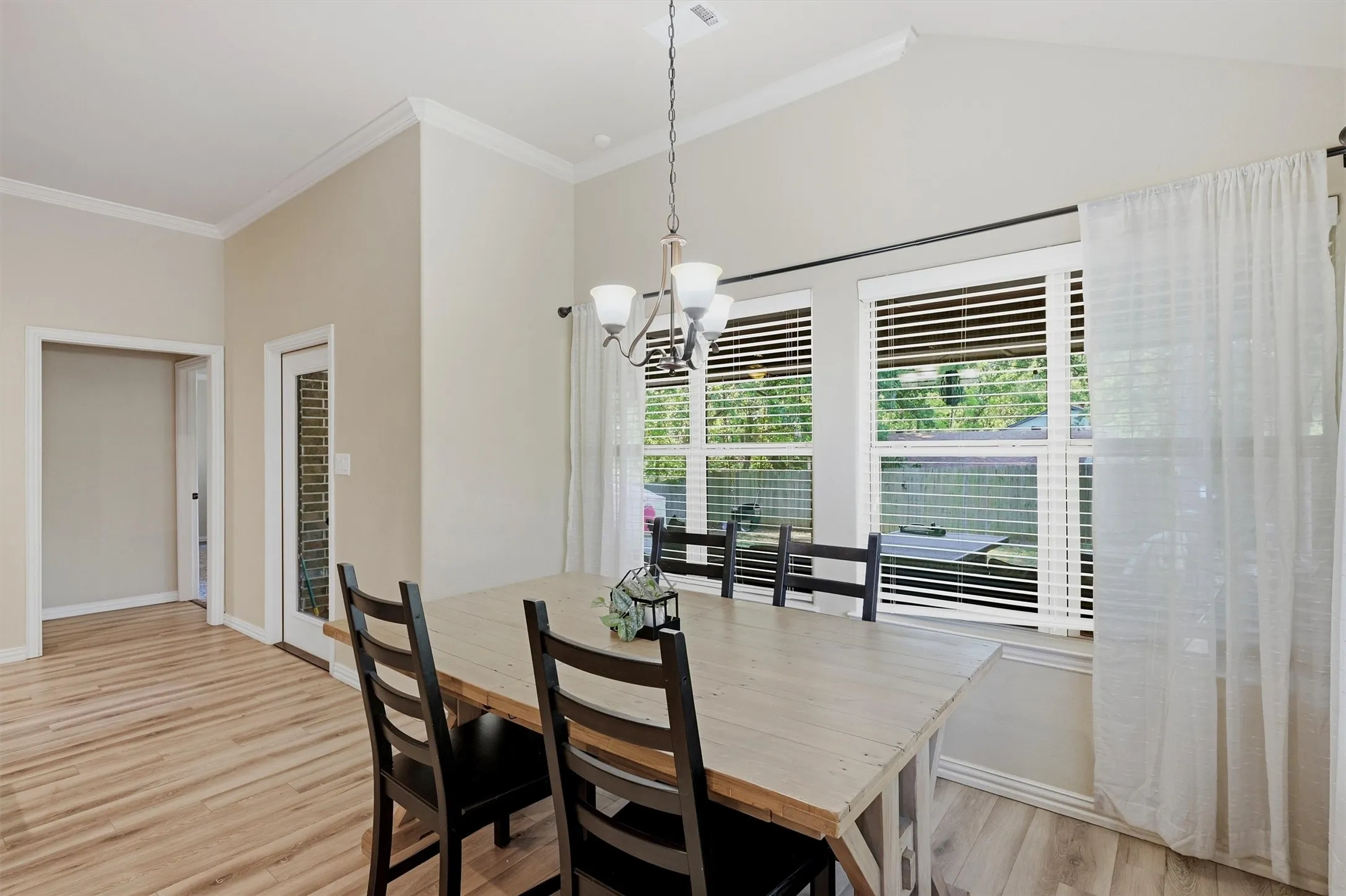 Single Family Residence For Sale in Grayson County , 3020 W Loy Lake Road, Denison, Texas 75020, 3 Bedroom, 2 Bathroom, 2 Garage spaces, 1,941 Sqft, built in 2017, mls#21343098, Real Estate Agent in Denison, Homes For Sale in Grayson county, Homes For Sale in Denison, Realtor in Denison Texas, Real Estate Brokerage Independent Realty Texas, Luminita Cordes Realtor
