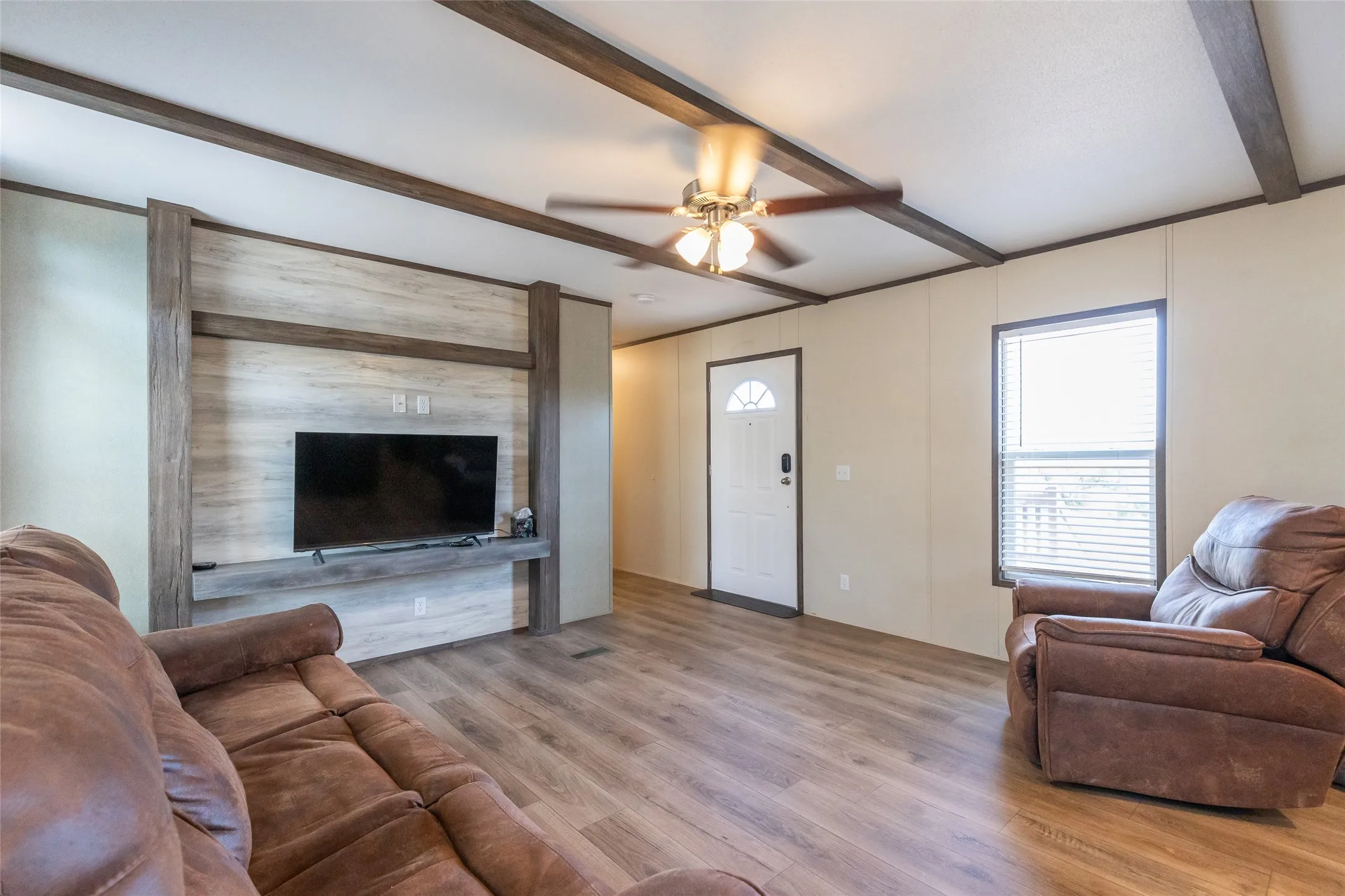 Manufactured Home For Sale in Stephens County , 6801 County Road 304, Breckenridge, Texas 76424, 3 Bedrooms, 2 Bathrooms, Garage spaces, 1,216 Sqft, built in 2021, Price $274,900, mls#21334083, Real Estate Agent in Breckenridge, Homes For Sale in Stephens county, Homes For Sale in Breckenridge, Realtor in Breckenridge Texas, Real Estate Brokerage Independent Realty Texas, Luminita Cordes Realtor