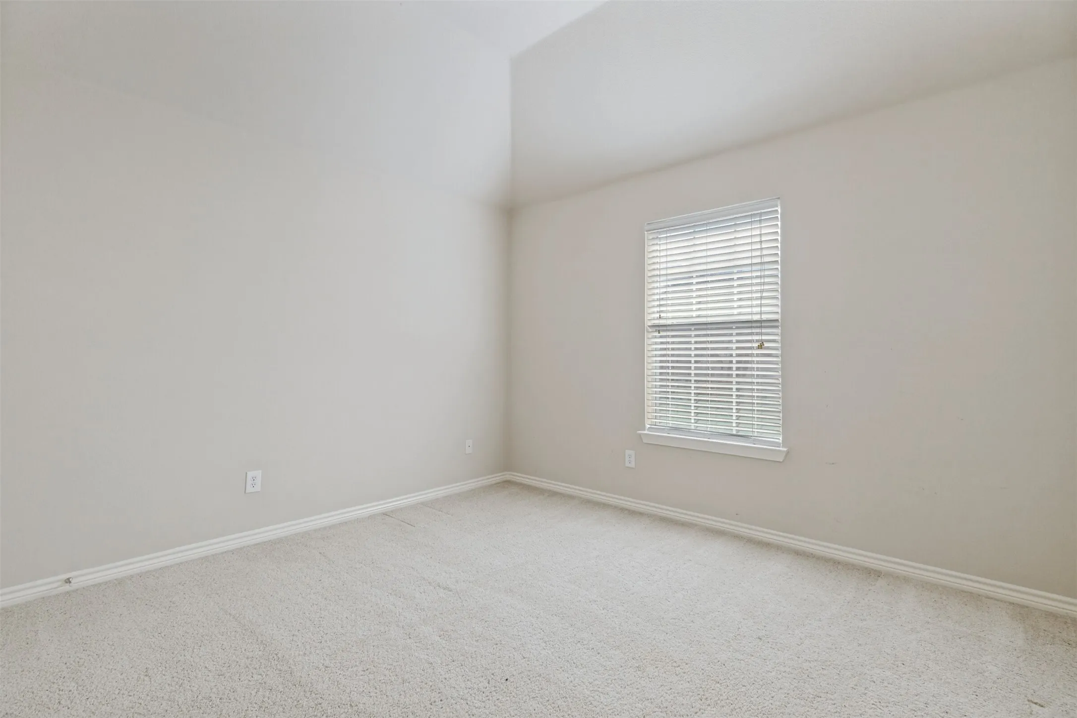 Upstairs sitting room - game or media space