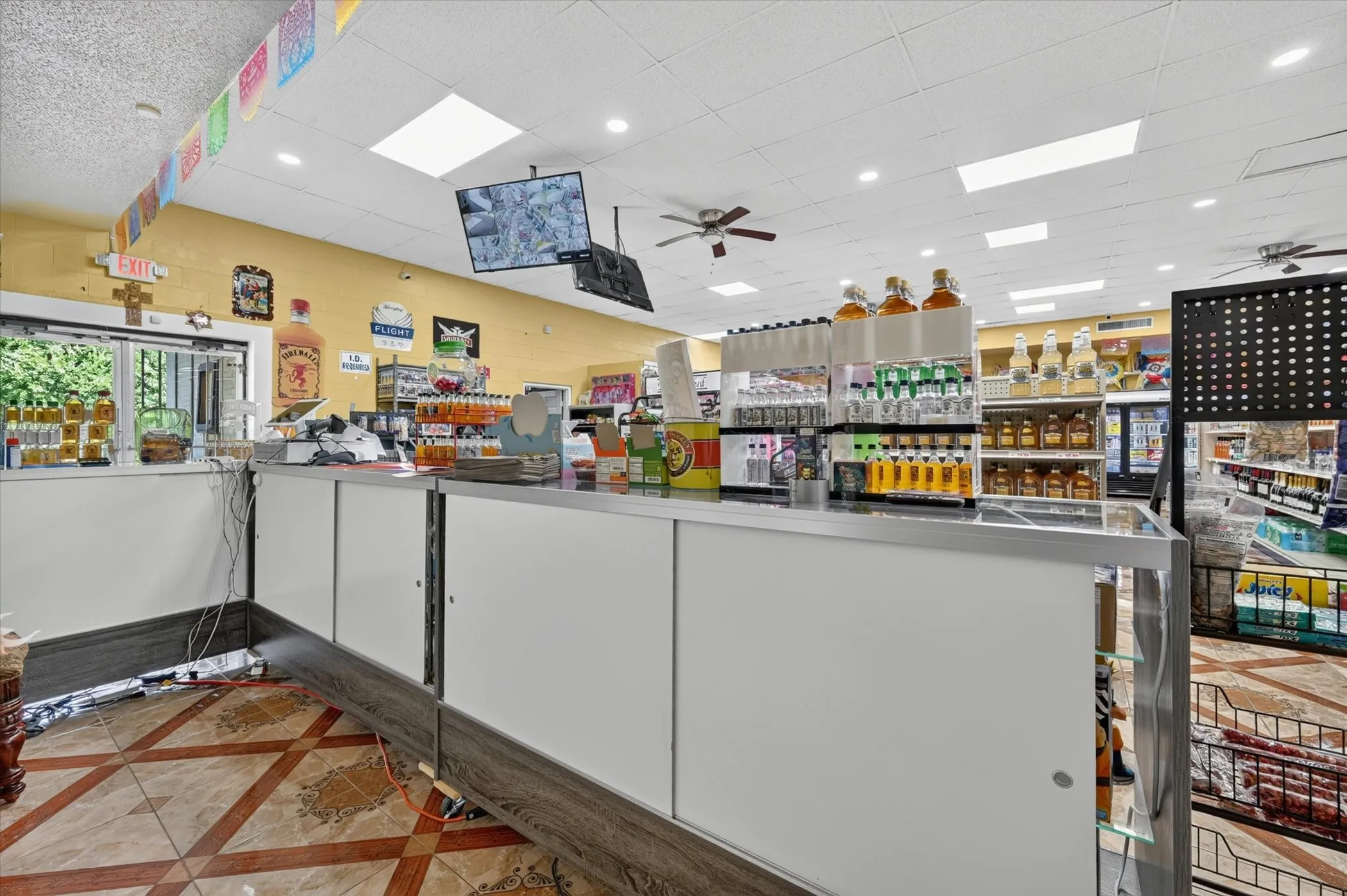 Retail For Sale in Tarrant County , 5115 Wellview Avenue, Fort Worth, Texas 76115, 0, 0, Garage spaces, 0 Sqft, built in 1962, Price $900,000, mls#21346357, Real Estate Agent in Fort Worth, Homes For Sale in Tarrant county, Homes For Sale in Fort Worth, Realtor in Fort Worth Texas, Real Estate Brokerage Independent Realty Texas, Luminita Cordes Realtor