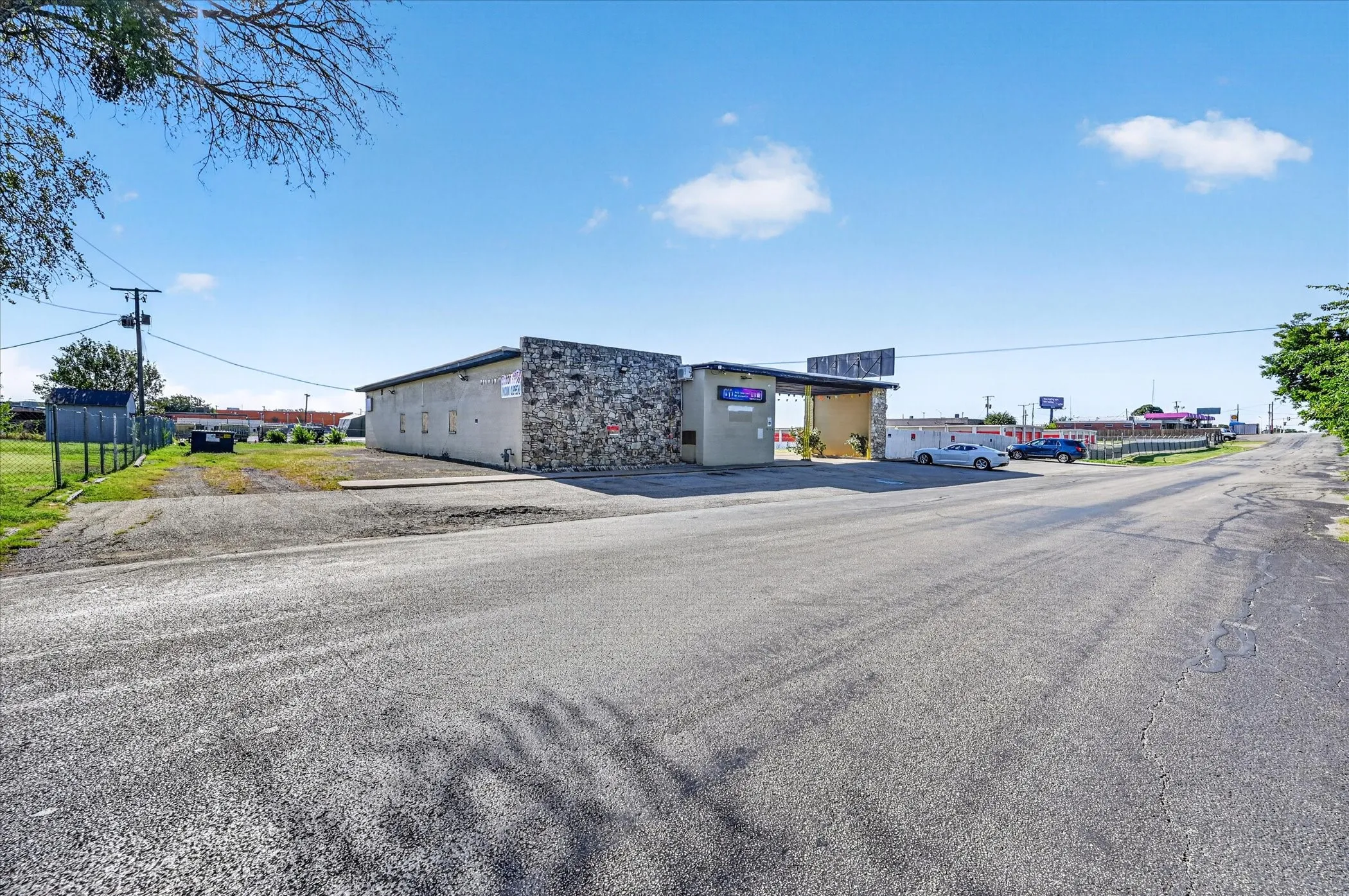 Retail For Sale in Tarrant County , 5115 Wellview Avenue, Fort Worth, Texas 76115, 0, 0, Garage spaces, 0 Sqft, built in 1962, Price $900,000, mls#21346357, Real Estate Agent in Fort Worth, Homes For Sale in Tarrant county, Homes For Sale in Fort Worth, Realtor in Fort Worth Texas, Real Estate Brokerage Independent Realty Texas, Luminita Cordes Realtor