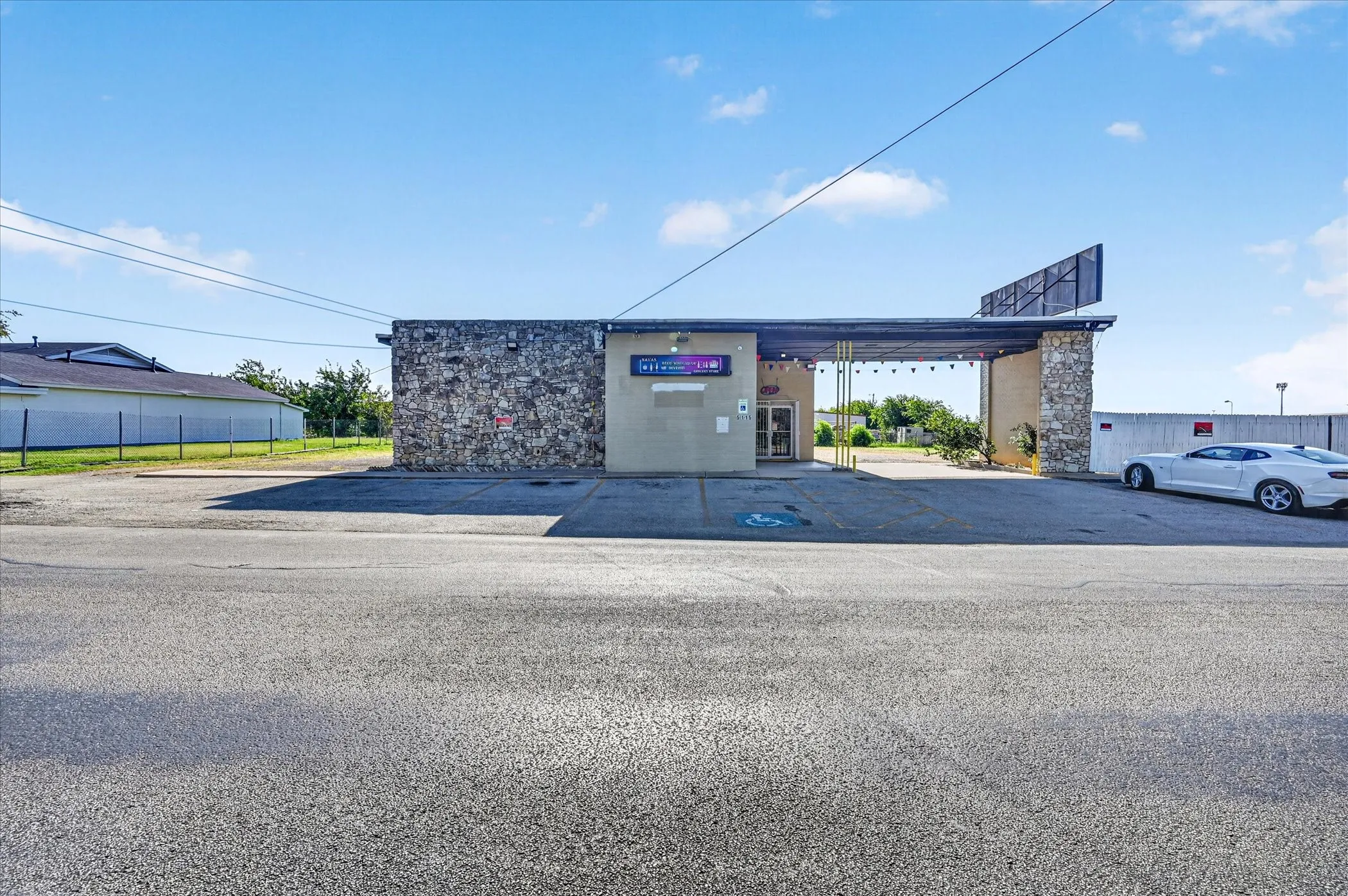 Retail For Sale in Tarrant County , 5115 Wellview Avenue, Fort Worth, Texas 76115, 0, 0, Garage spaces, 0 Sqft, built in 1962, Price $900,000, mls#21346357, Real Estate Agent in Fort Worth, Homes For Sale in Tarrant county, Homes For Sale in Fort Worth, Realtor in Fort Worth Texas, Real Estate Brokerage Independent Realty Texas, Luminita Cordes Realtor